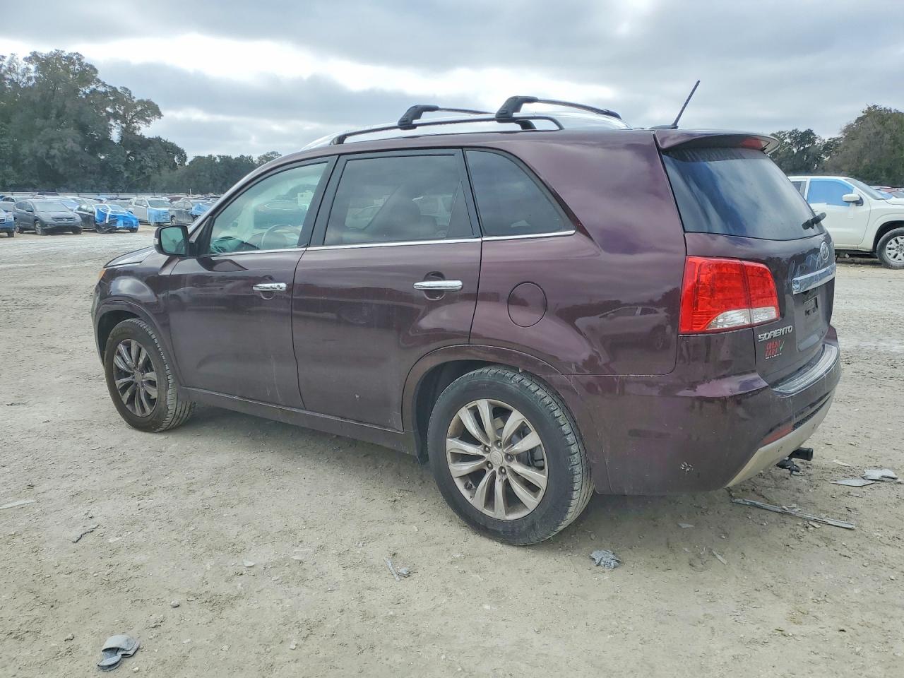 2012 Kia Sorento Maroon vin: 5XYKW4A25CG265820