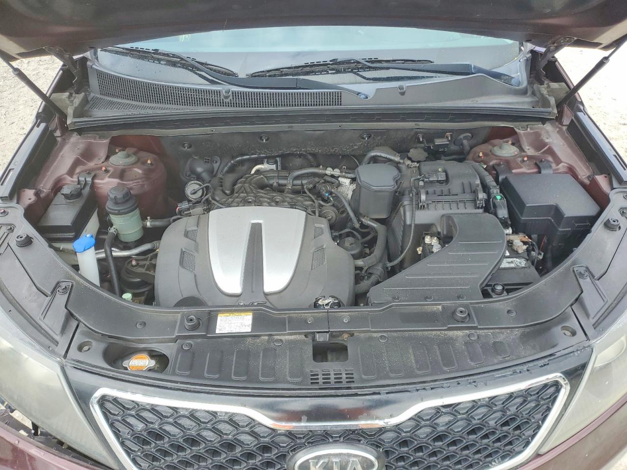 2012 Kia Sorento Maroon vin: 5XYKW4A25CG265820