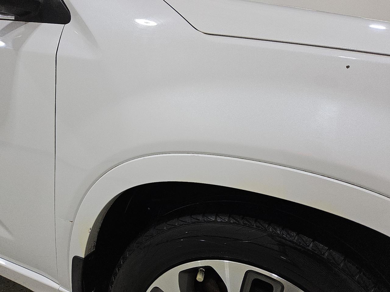 2015 Kia Sorento Sx Белый vin: 5XYKW4A70FG613250 Damage: Right Front Fender, Dent(S) W/ Paint Dmg, 1 To 2 Inches