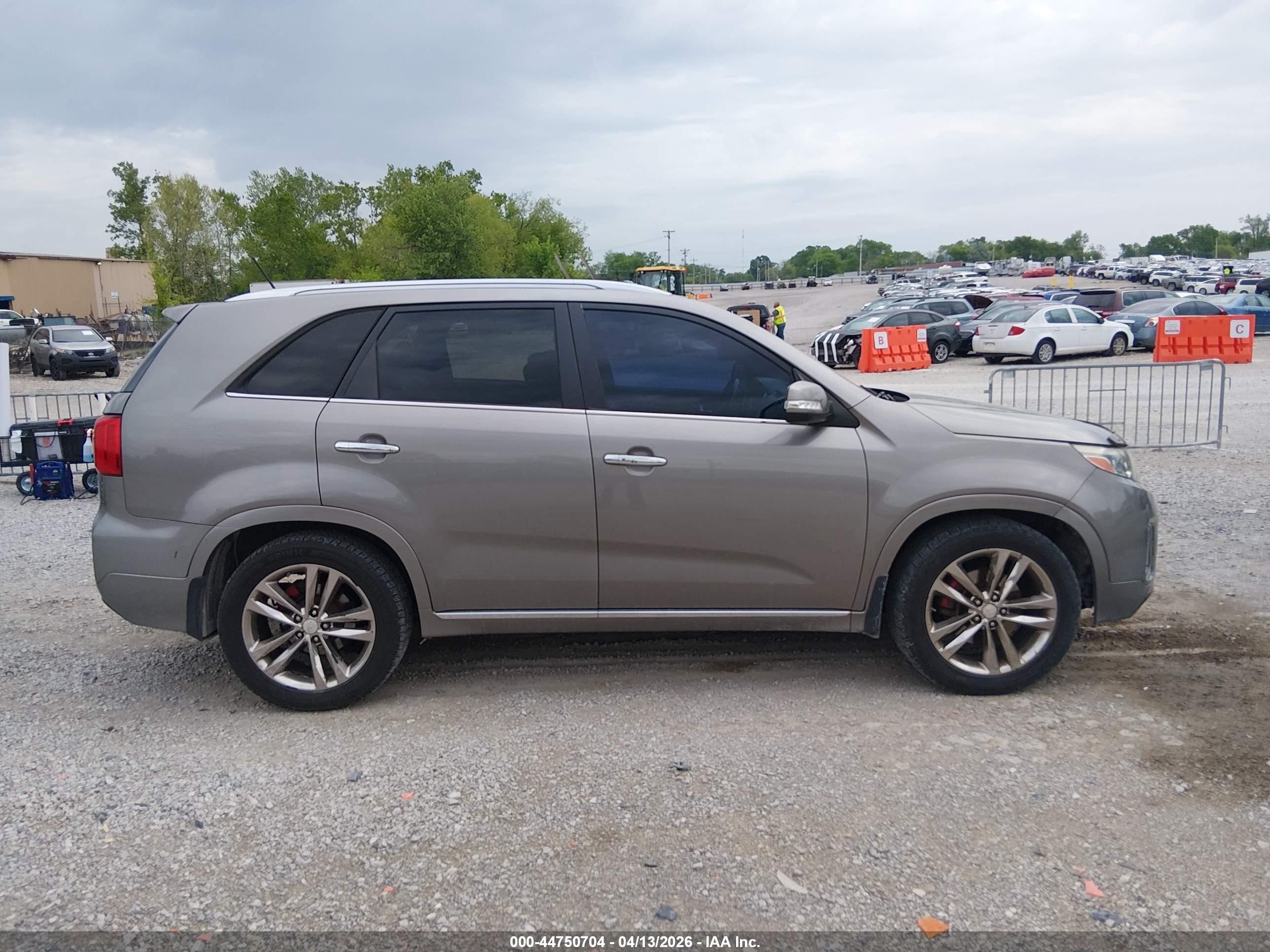 2014 Kia Sorento Limited V6 Tan vin: 5XYKW4A74EG484752