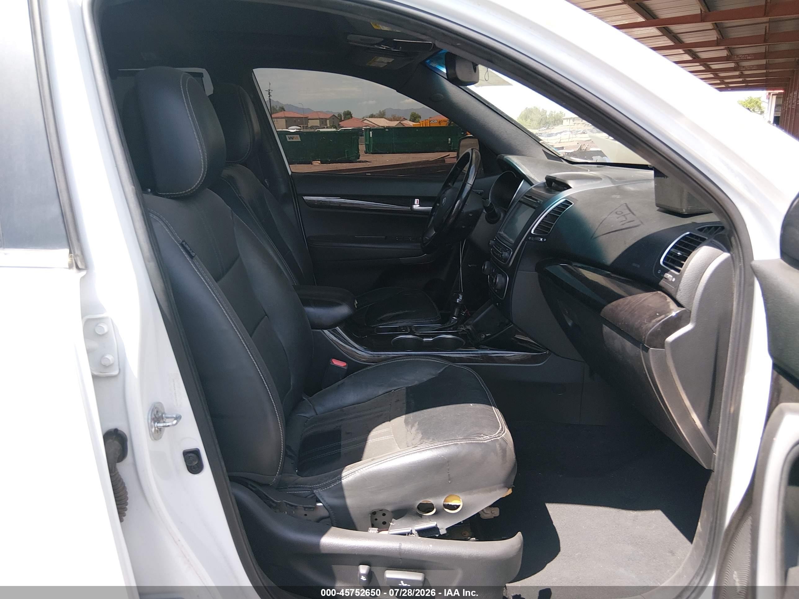 2014 Kia Sorento Limited V6 White vin: 5XYKW4A75EG438279