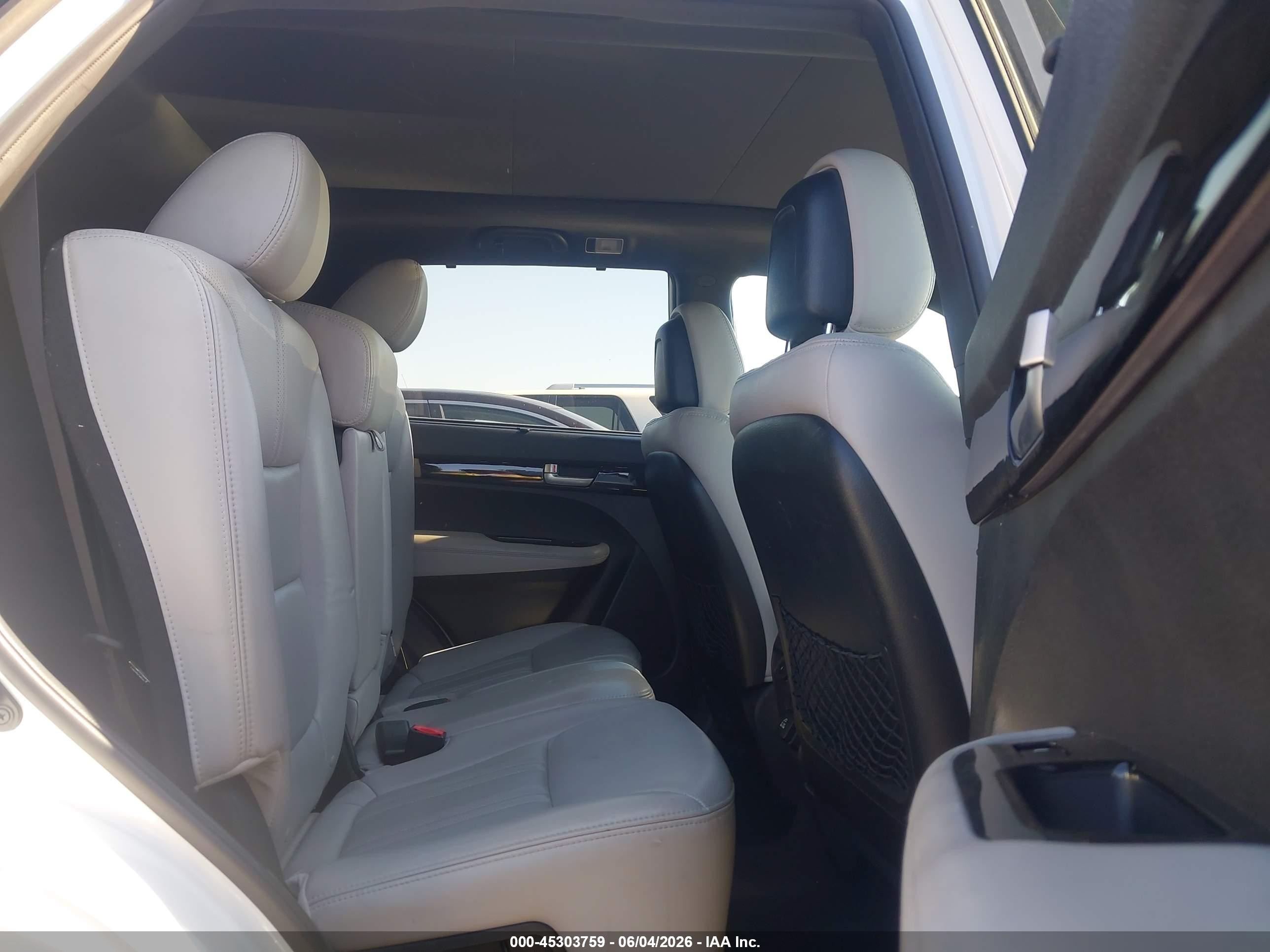 2014 Kia Sorento Limited V6 Белый vin: 5XYKW4A75EG494660