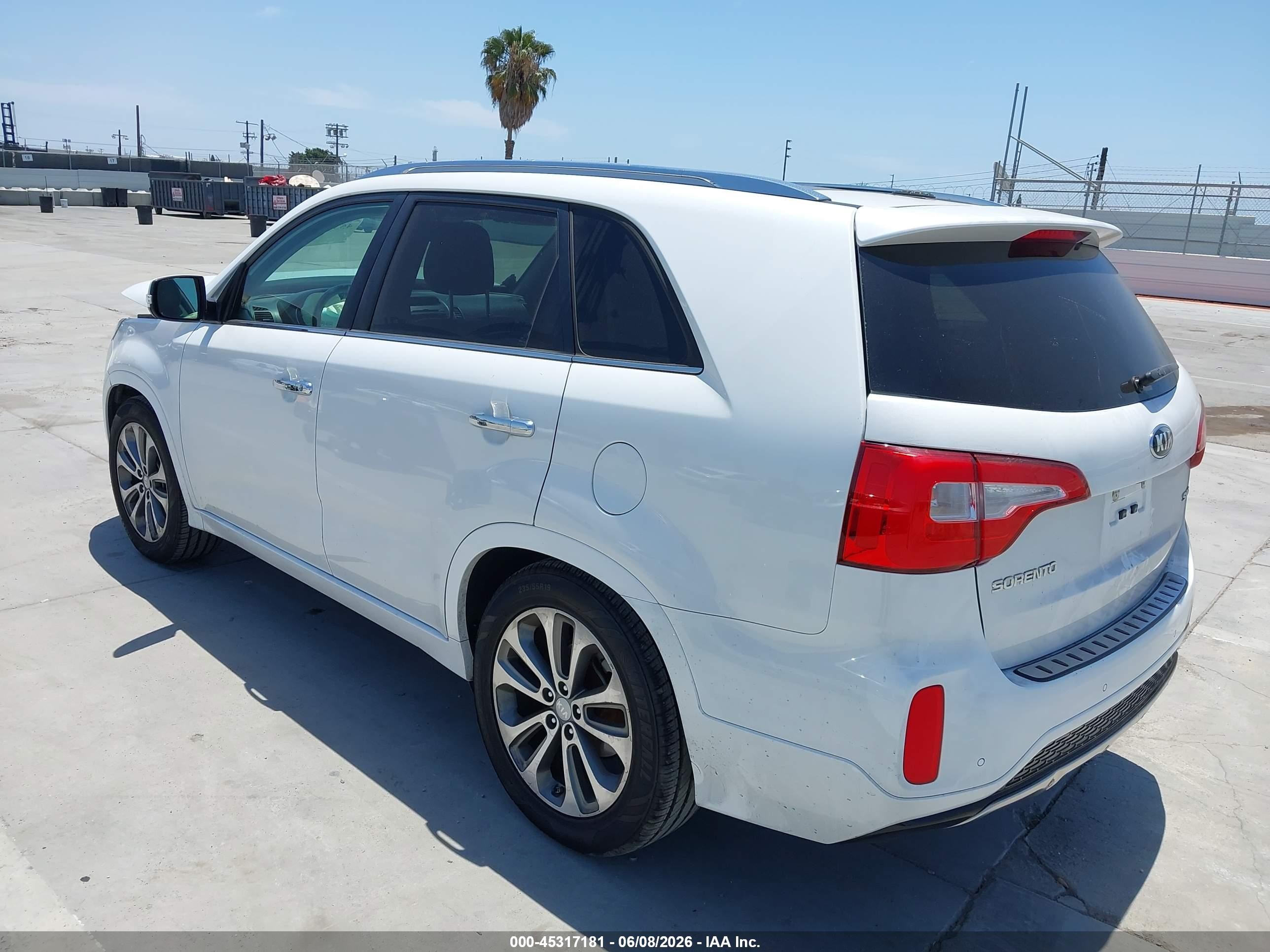 2015 Kia Sorento Sx V6 Белый vin: 5XYKW4A75FG589575