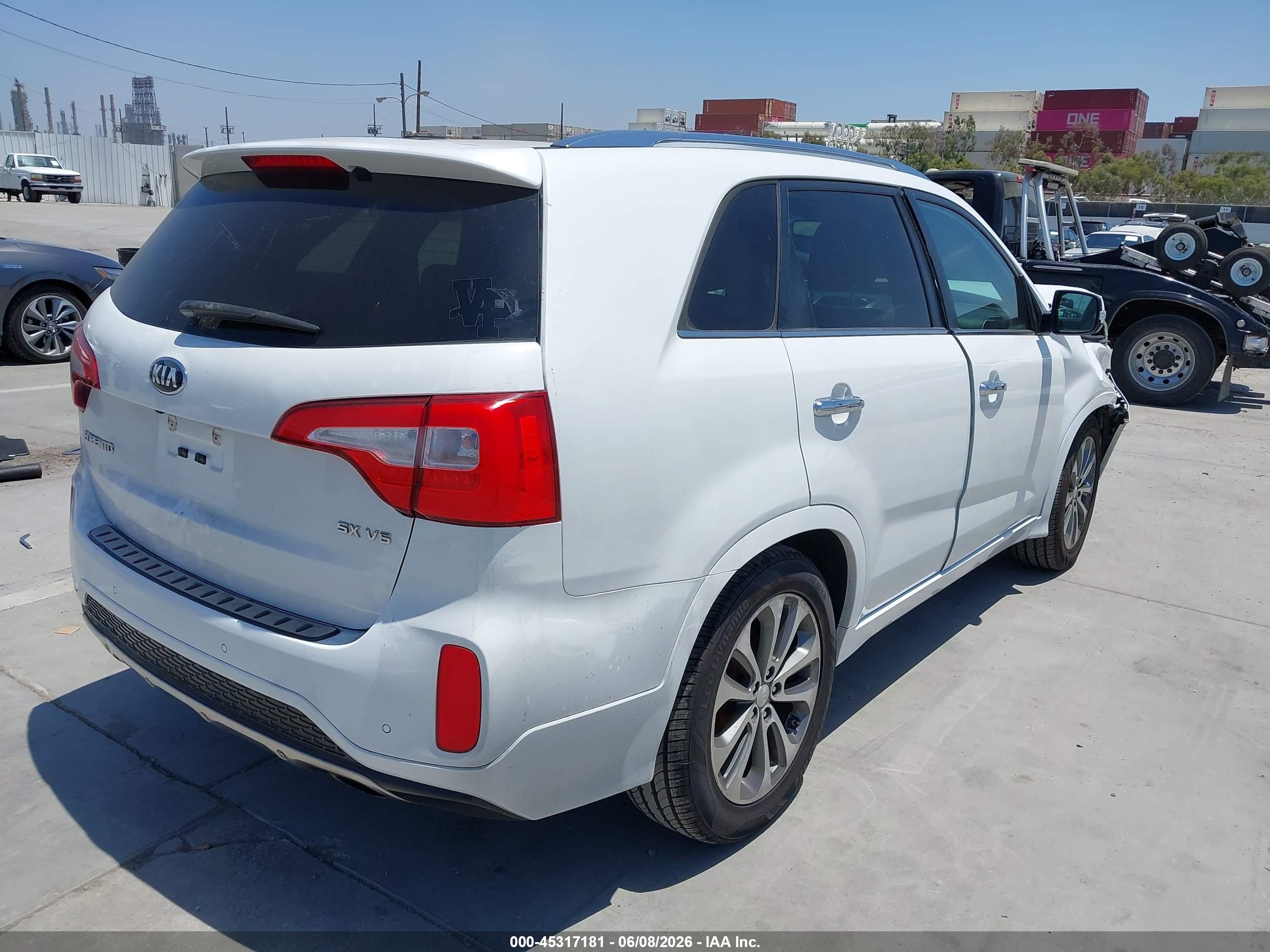 2015 Kia Sorento Sx V6 Белый vin: 5XYKW4A75FG589575