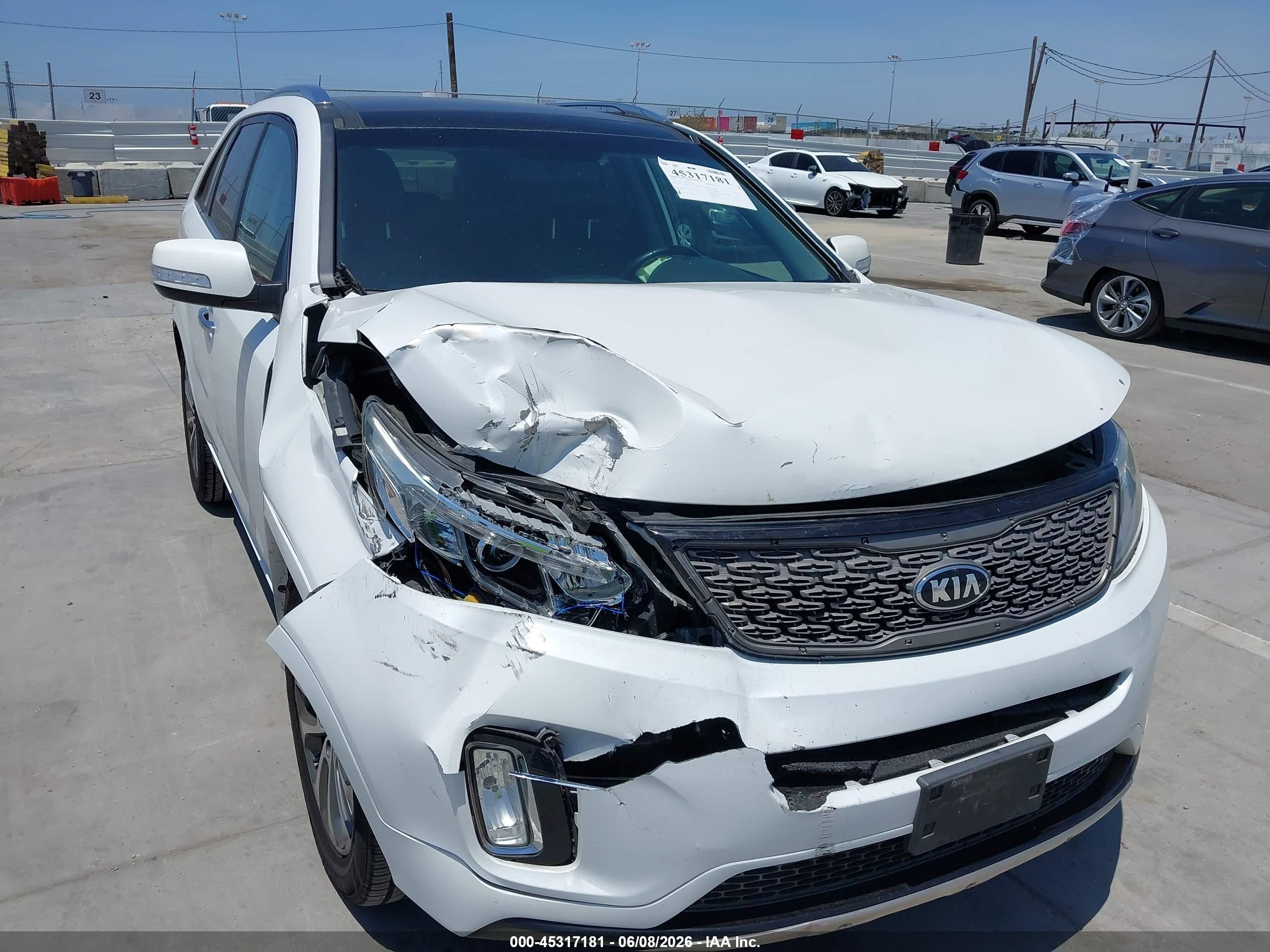 2015 Kia Sorento Sx V6 Белый vin: 5XYKW4A75FG589575
