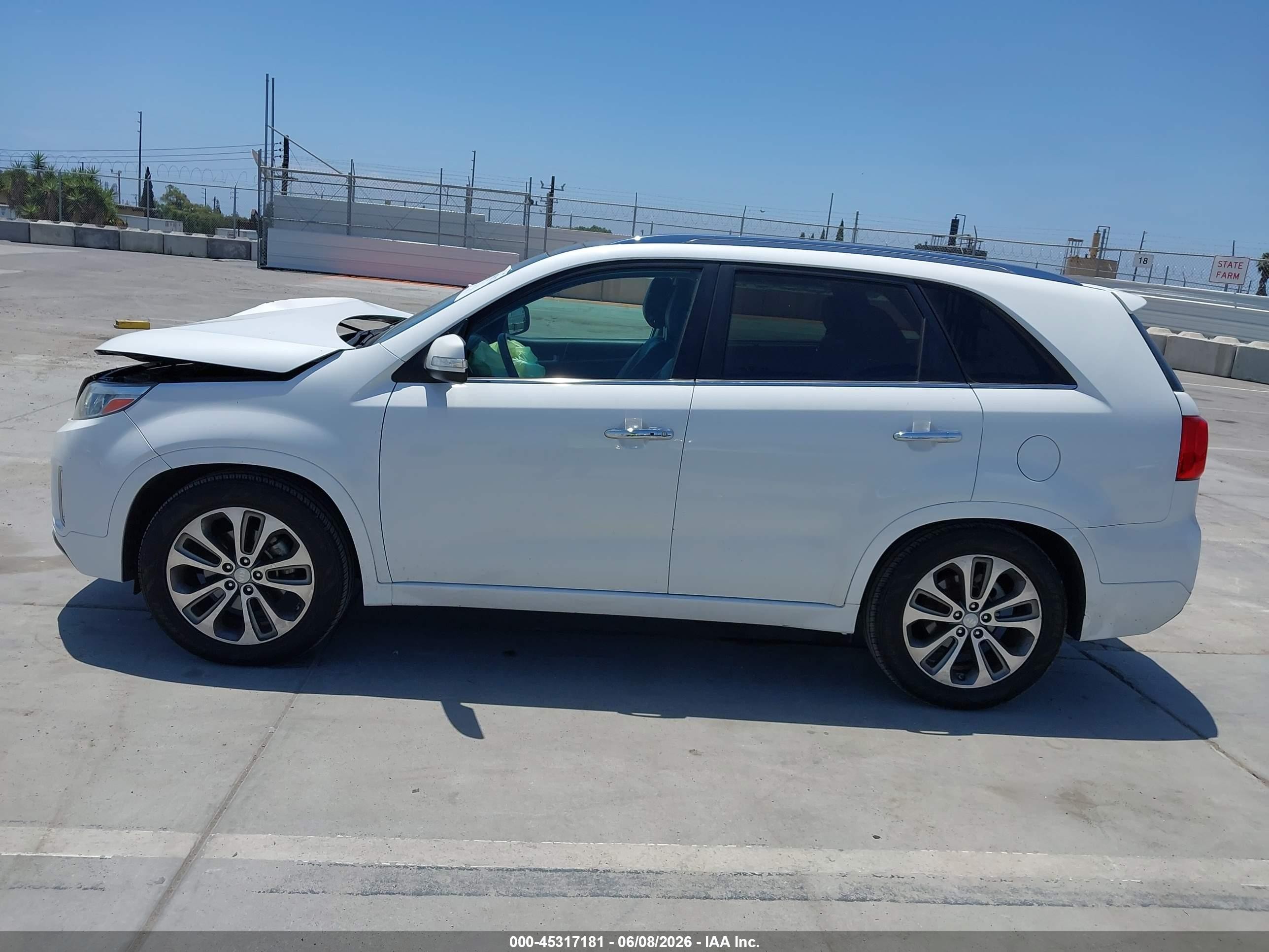 2015 Kia Sorento Sx V6 Белый vin: 5XYKW4A75FG589575