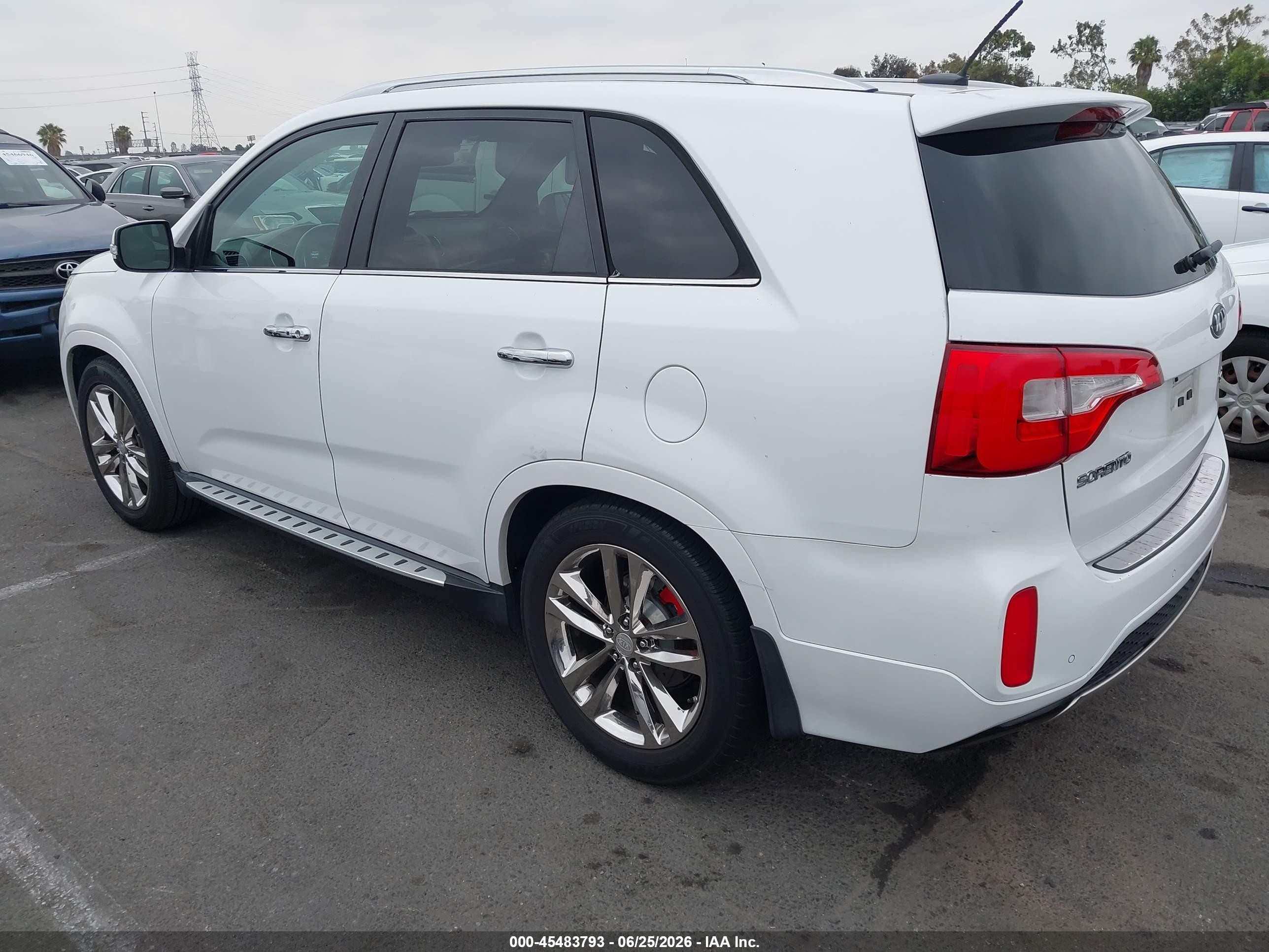 2015 Kia Sorento Limited V6 White vin: 5XYKW4A76FG594087