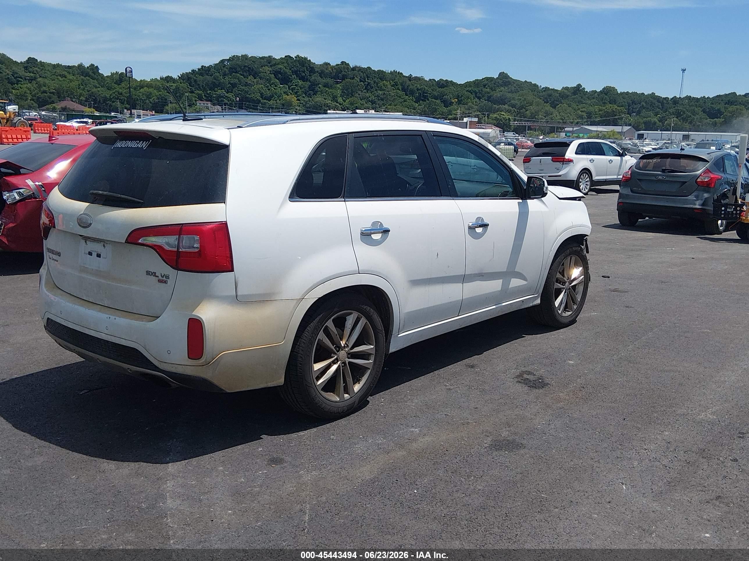 2014 Kia Sorento Limited V6 White vin: 5XYKW4A77EG439725