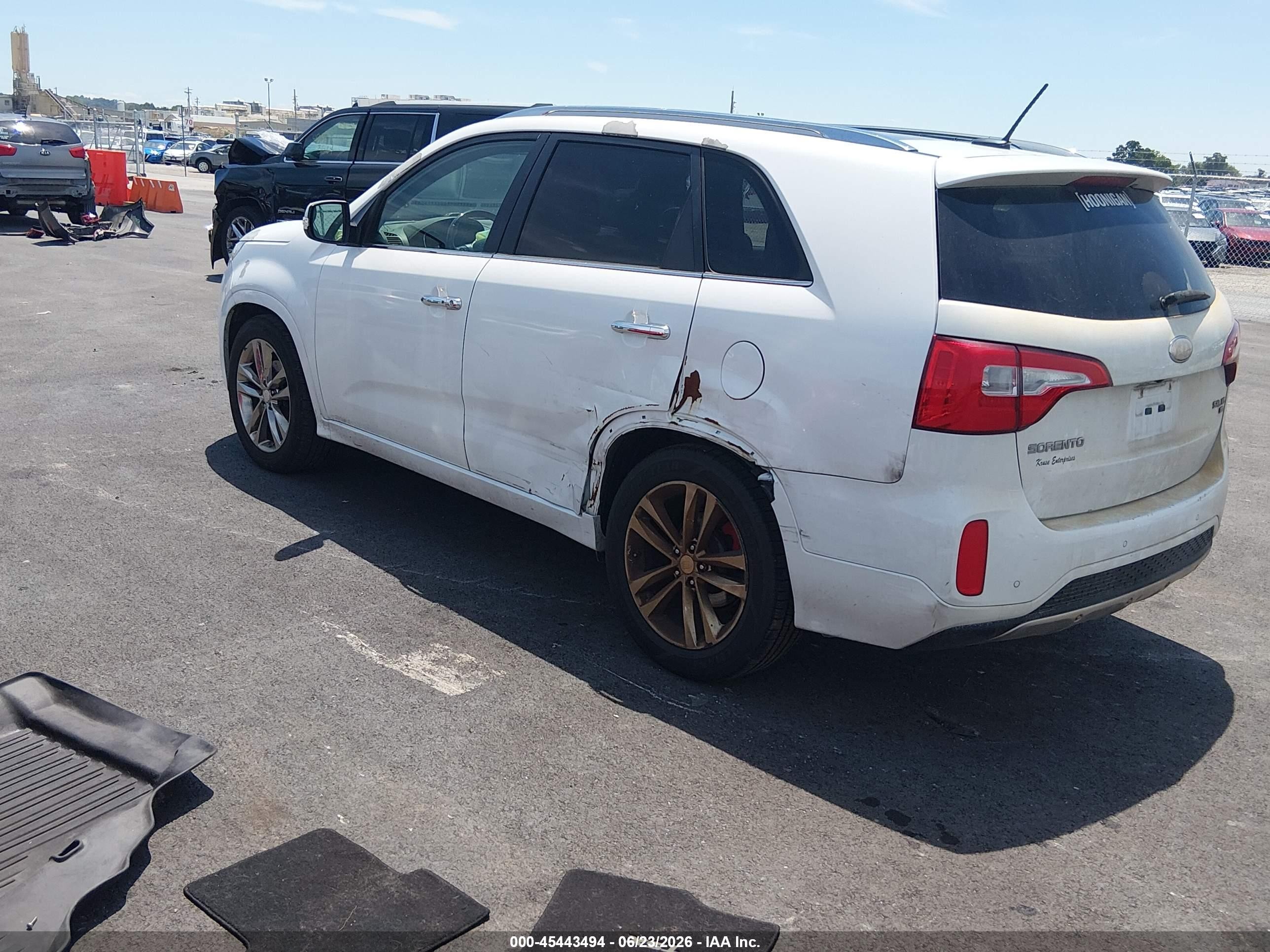 2014 Kia Sorento Limited V6 White vin: 5XYKW4A77EG439725