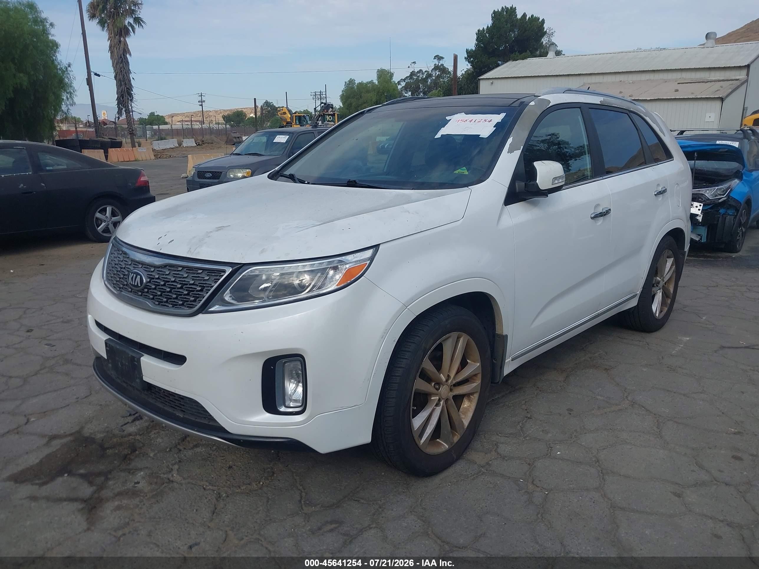 2014 Kia Sorento Limited V6 White vin: 5XYKW4A77EG503147