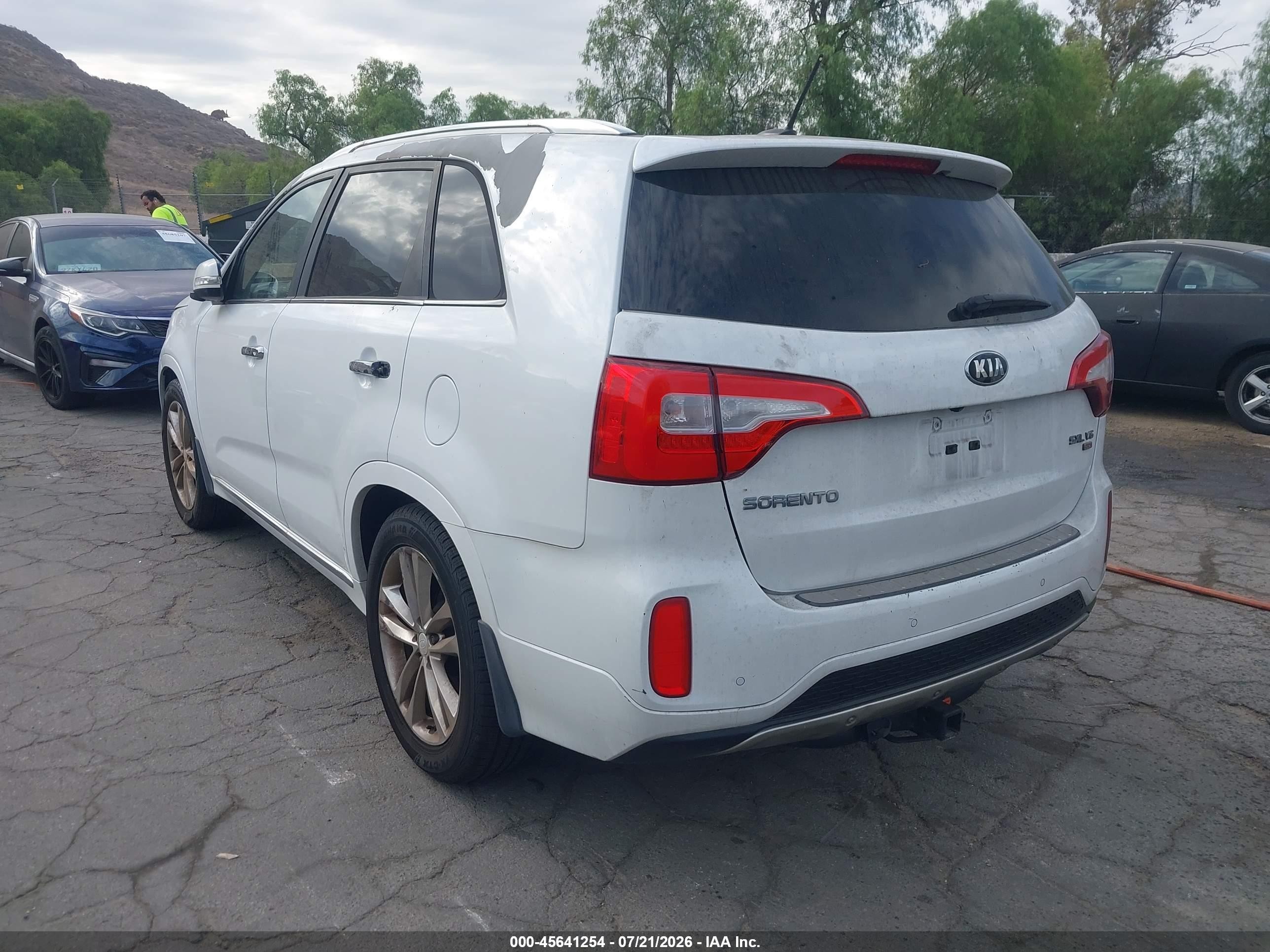 2014 Kia Sorento Limited V6 White vin: 5XYKW4A77EG503147