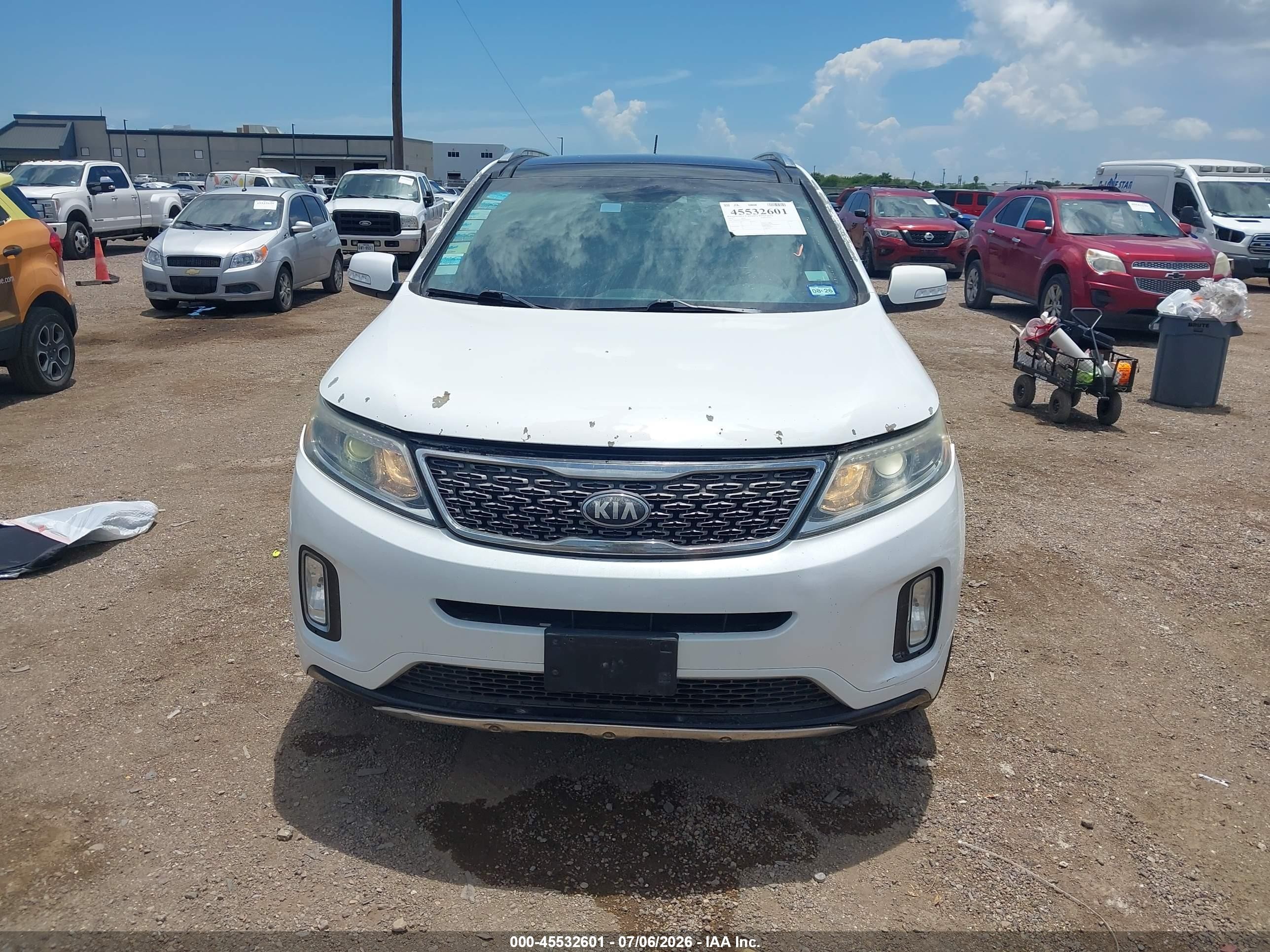2014 Kia Sorento Limited V6 White vin: 5XYKW4A79EG490076