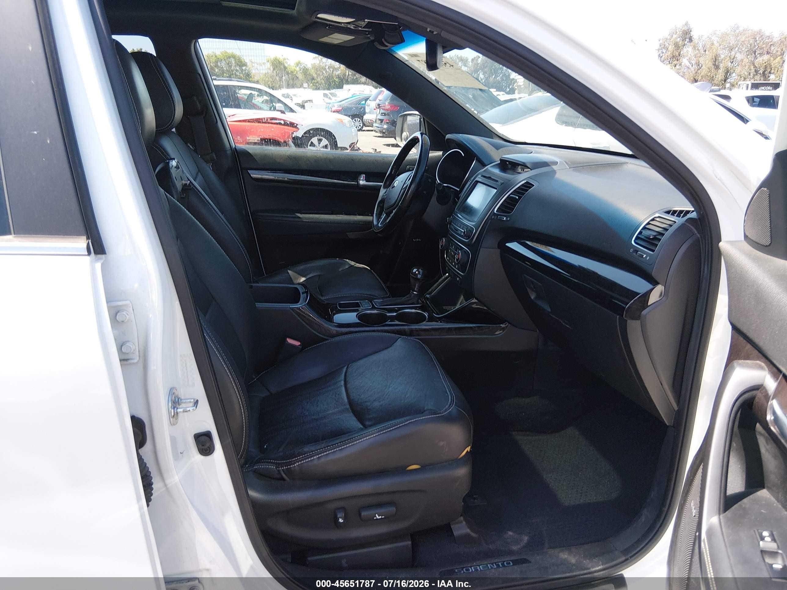 2014 Kia Sorento Limited V6 White vin: 5XYKW4A7XEG439010