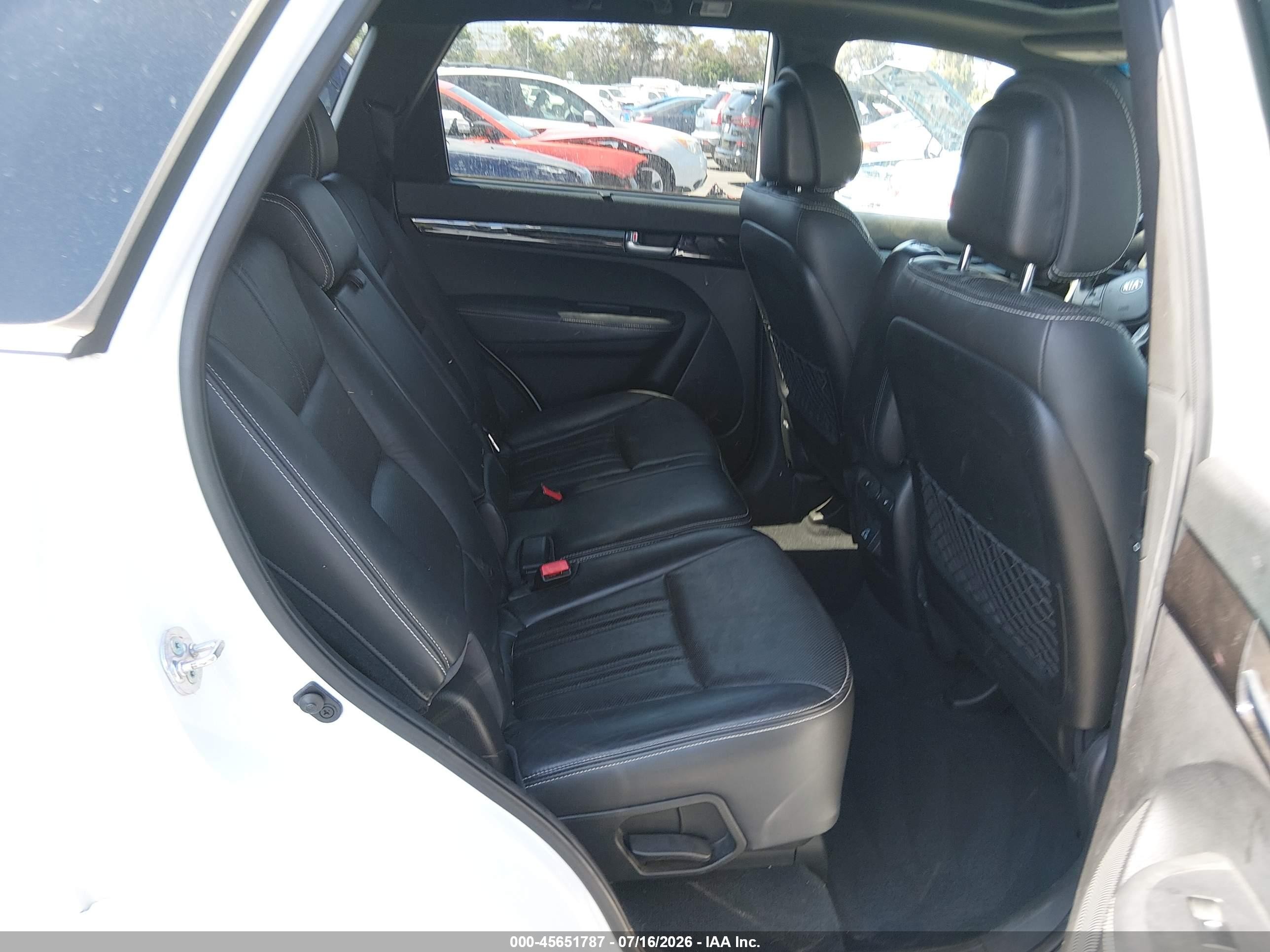 2014 Kia Sorento Limited V6 White vin: 5XYKW4A7XEG439010