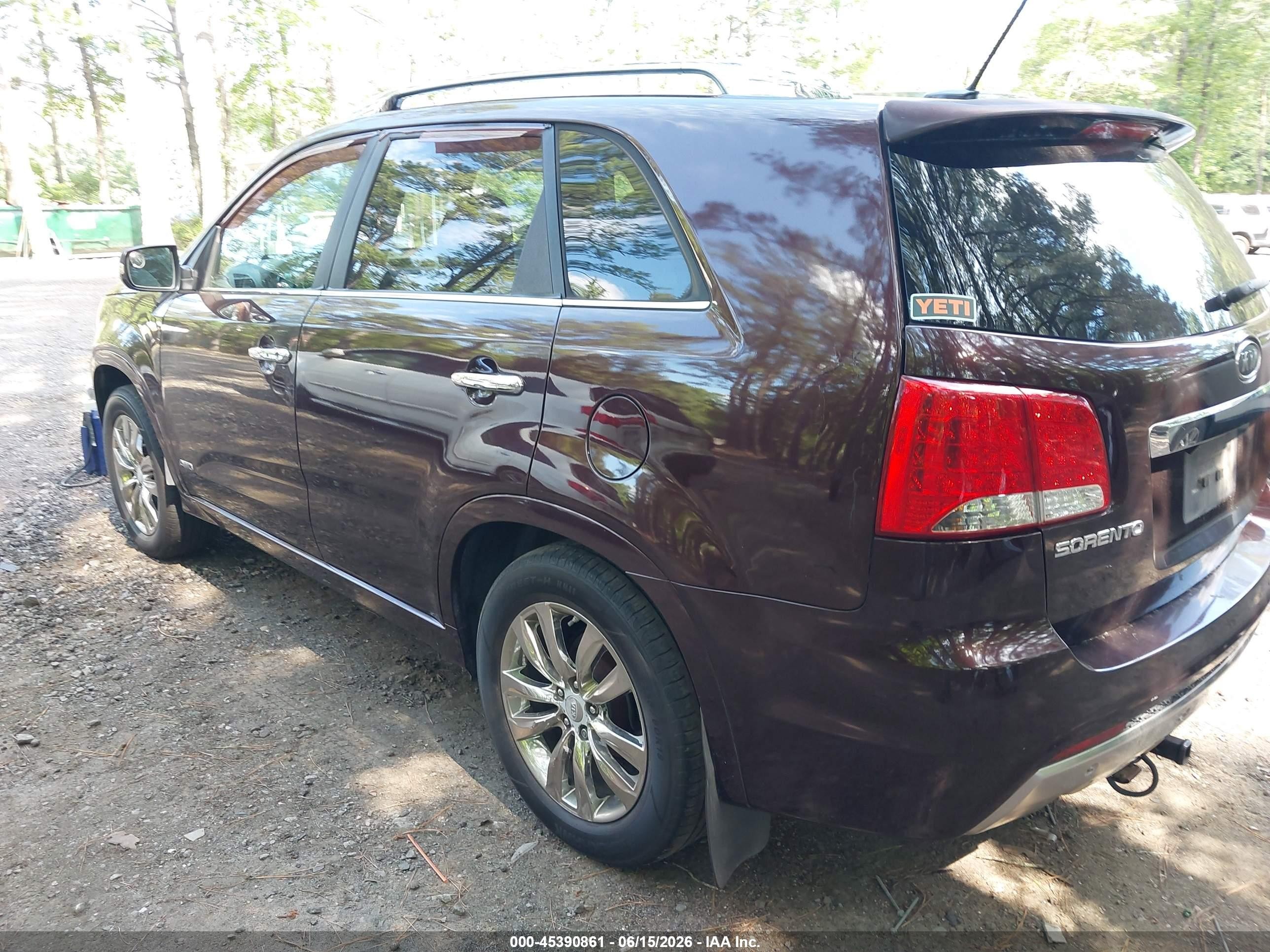 2011 Kia Sorento Sx V6 Burgundy vin: 5XYKWDA22BG097844