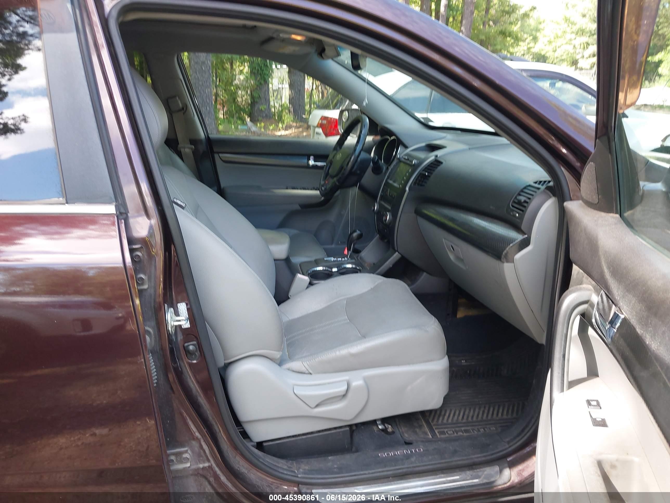 2011 Kia Sorento Sx V6 Burgundy vin: 5XYKWDA22BG097844