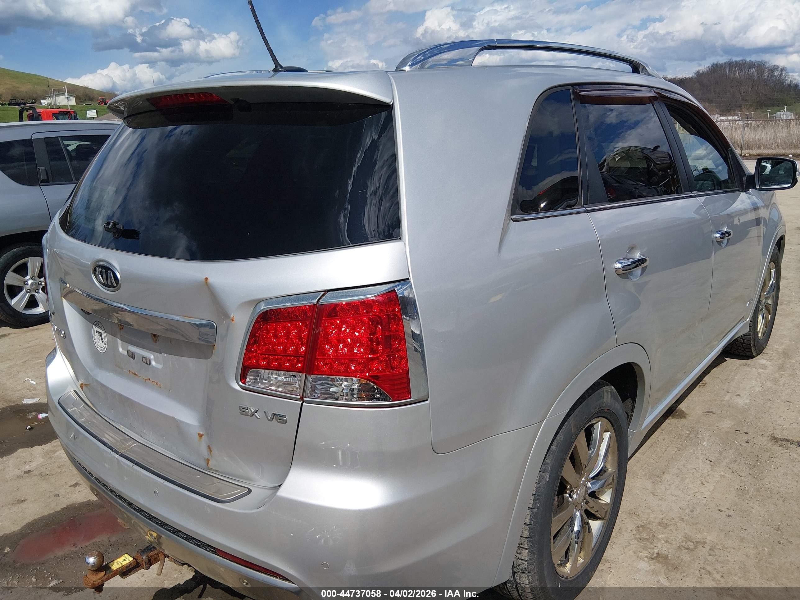 2012 Kia Sorento Sx V6 Silver vin: 5XYKWDA22CG265774