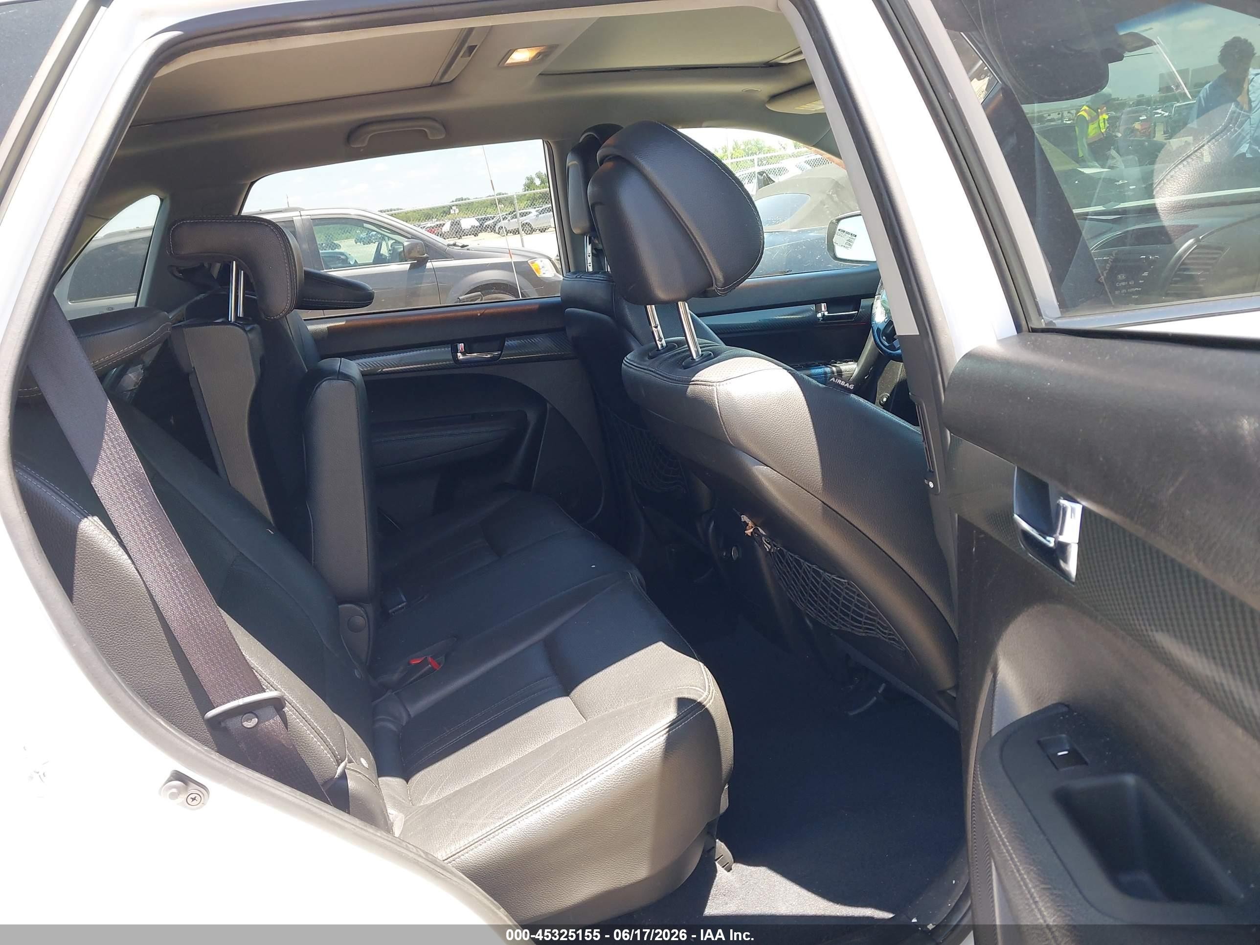 2011 Kia Sorento Sx V6 White vin: 5XYKWDA23BG121245
