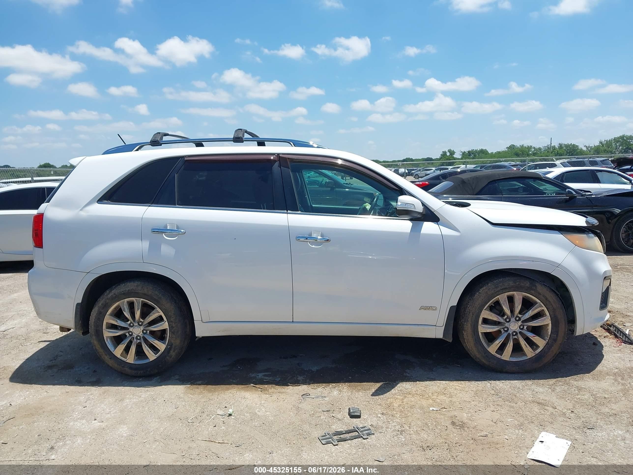 2011 Kia Sorento Sx V6 White vin: 5XYKWDA23BG121245