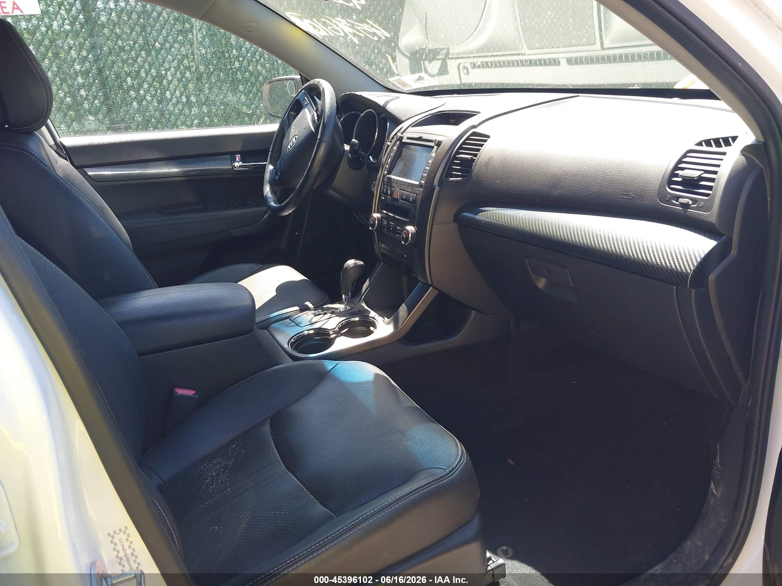 2011 Kia Sorento Sx V6 White vin: 5XYKWDA24BG098882
