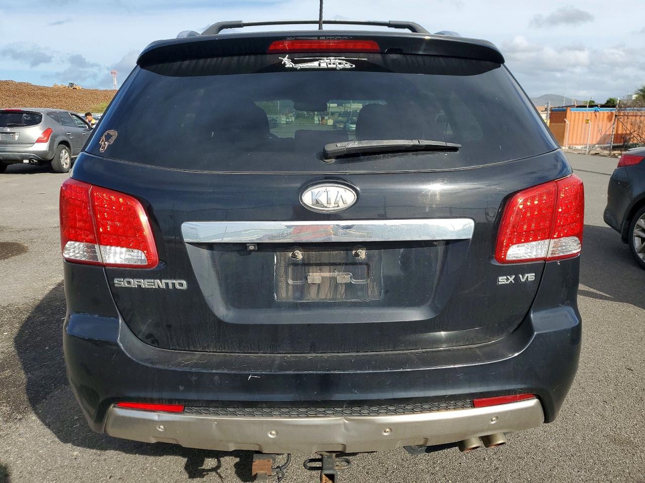 2011 Kia Sorento Black vin: 5XYKWDA24BG161950