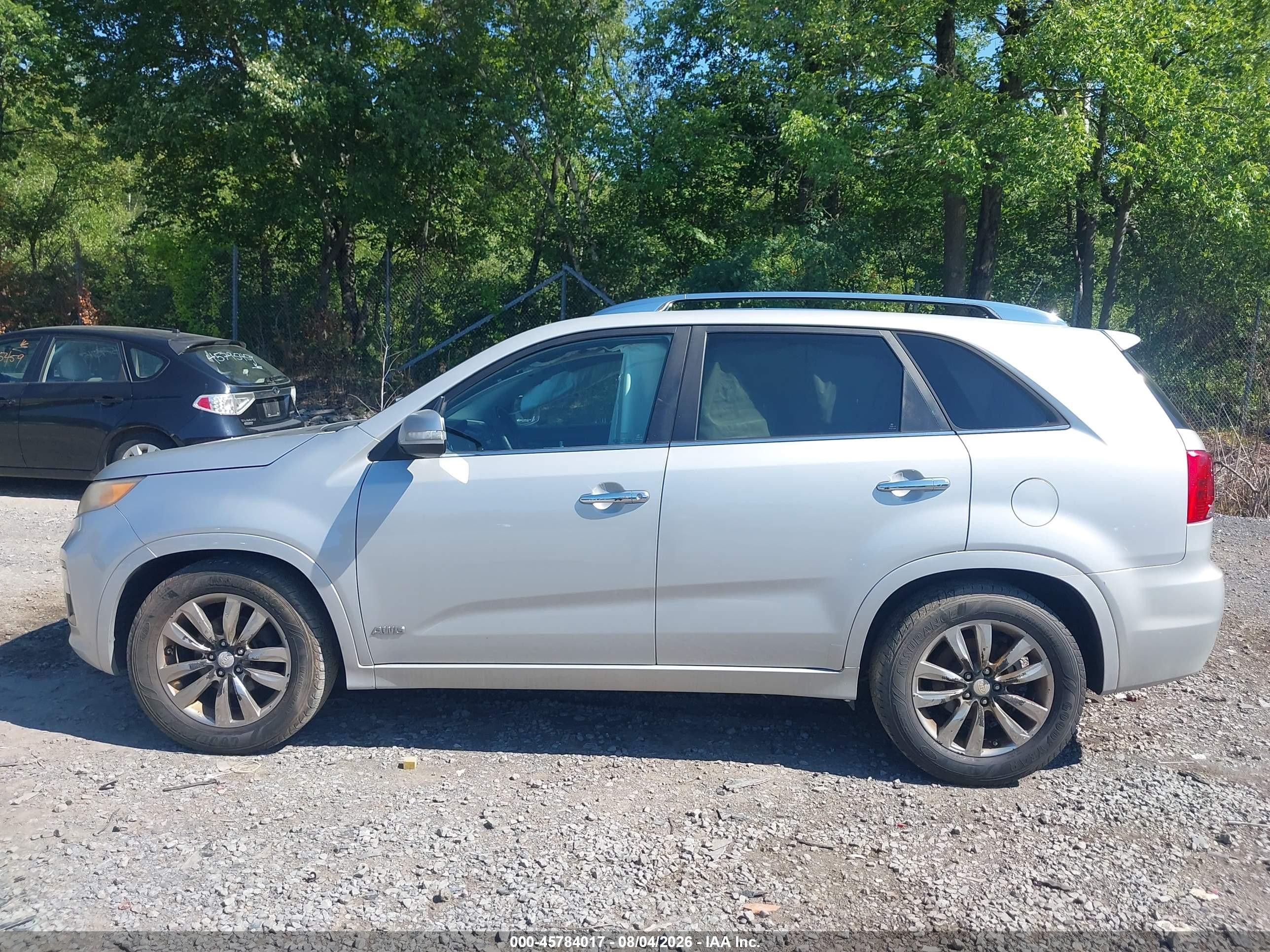2013 Kia Sorento Sx V6 Серебряный vin: 5XYKWDA24DG382838
