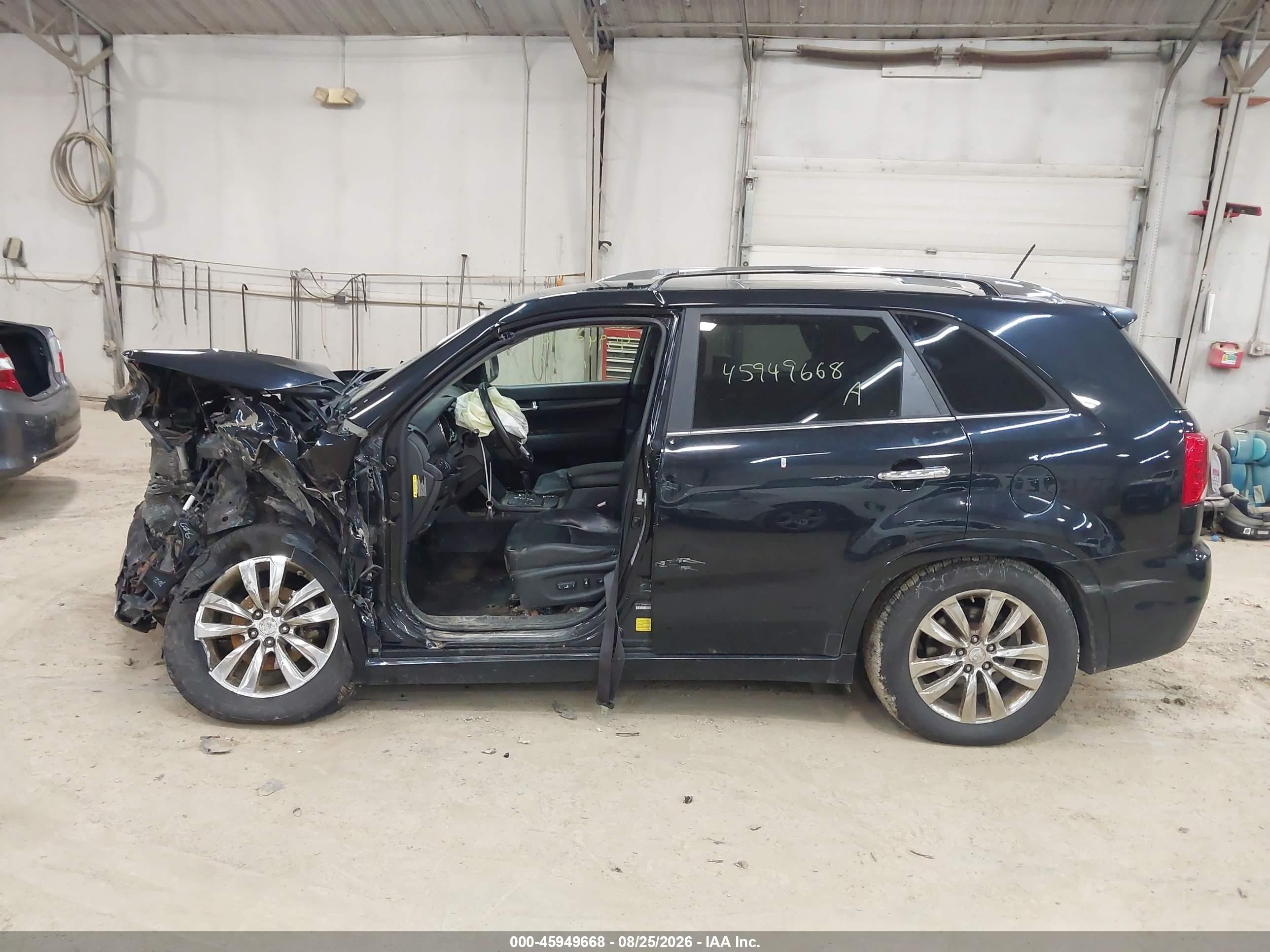 2011 Kia Sorento Sx V6 Black vin: 5XYKWDA26BG111809