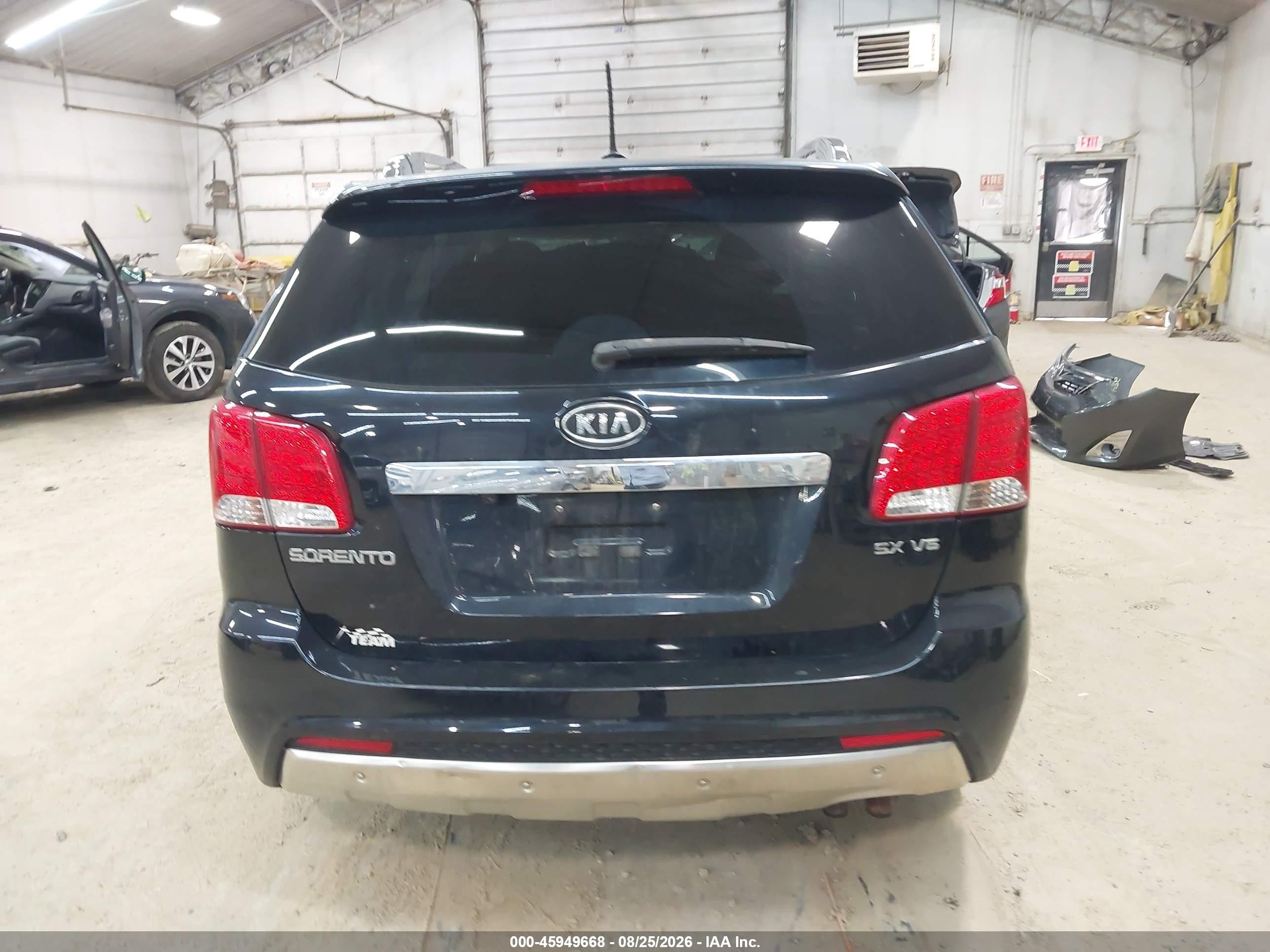 2011 Kia Sorento Sx V6 Black vin: 5XYKWDA26BG111809