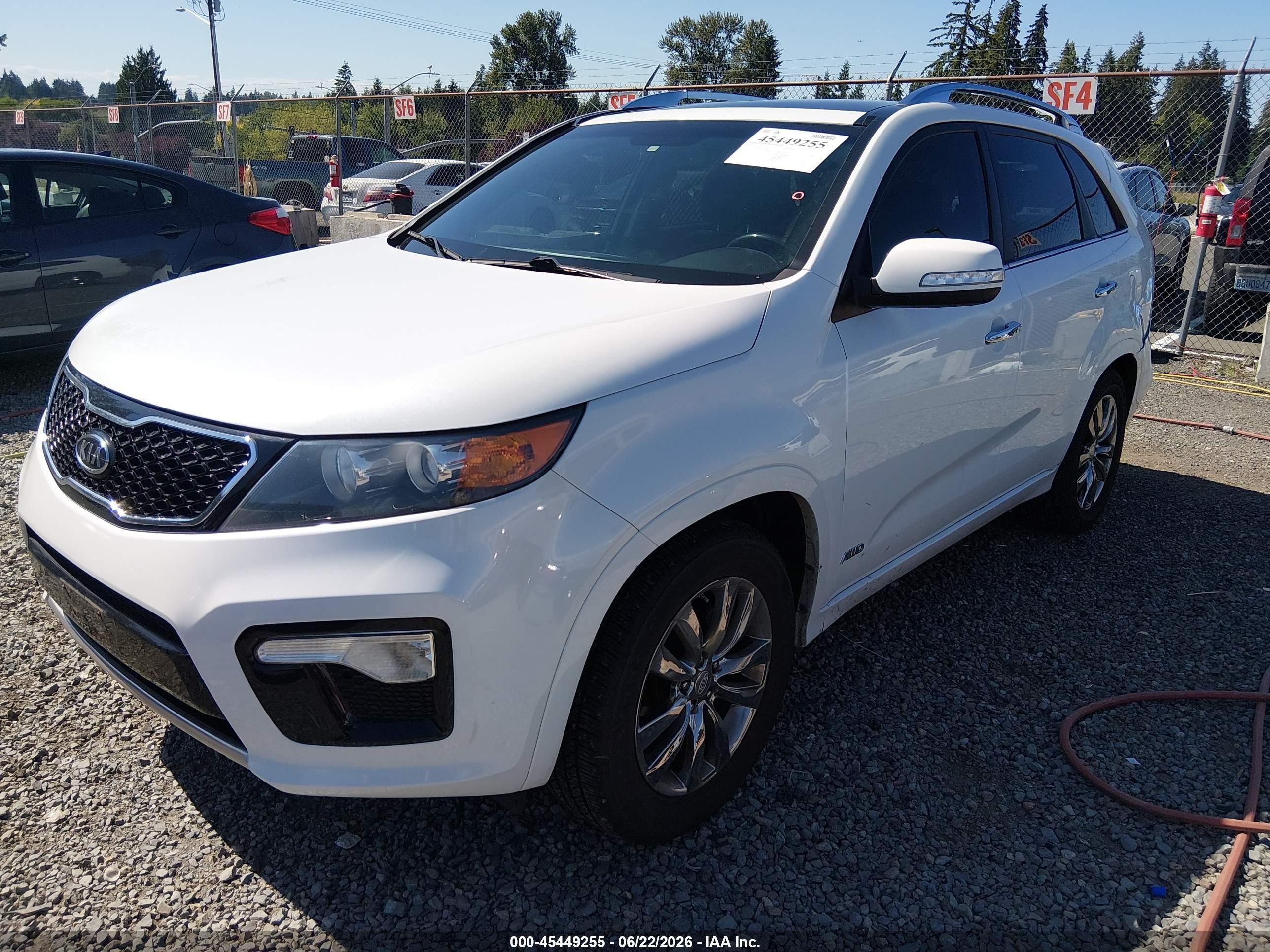 2012 Kia Sorento Sx V6 White vin: 5XYKWDA26CG302874