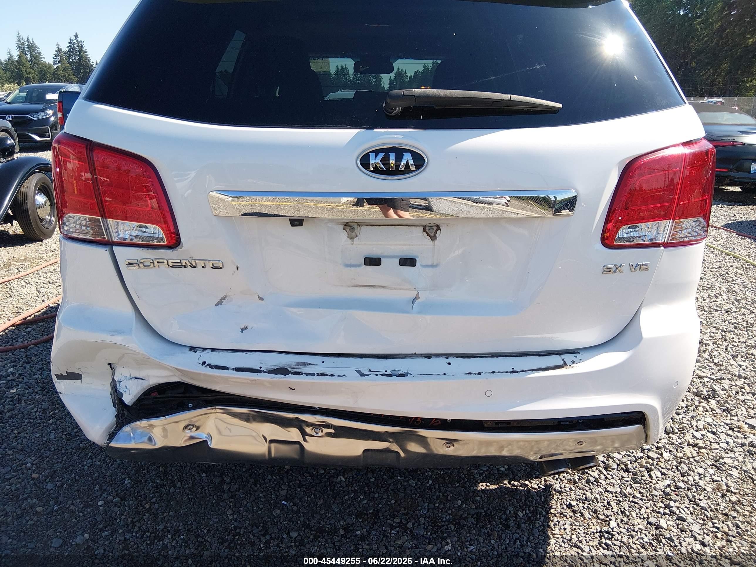 2012 Kia Sorento Sx V6 White vin: 5XYKWDA26CG302874