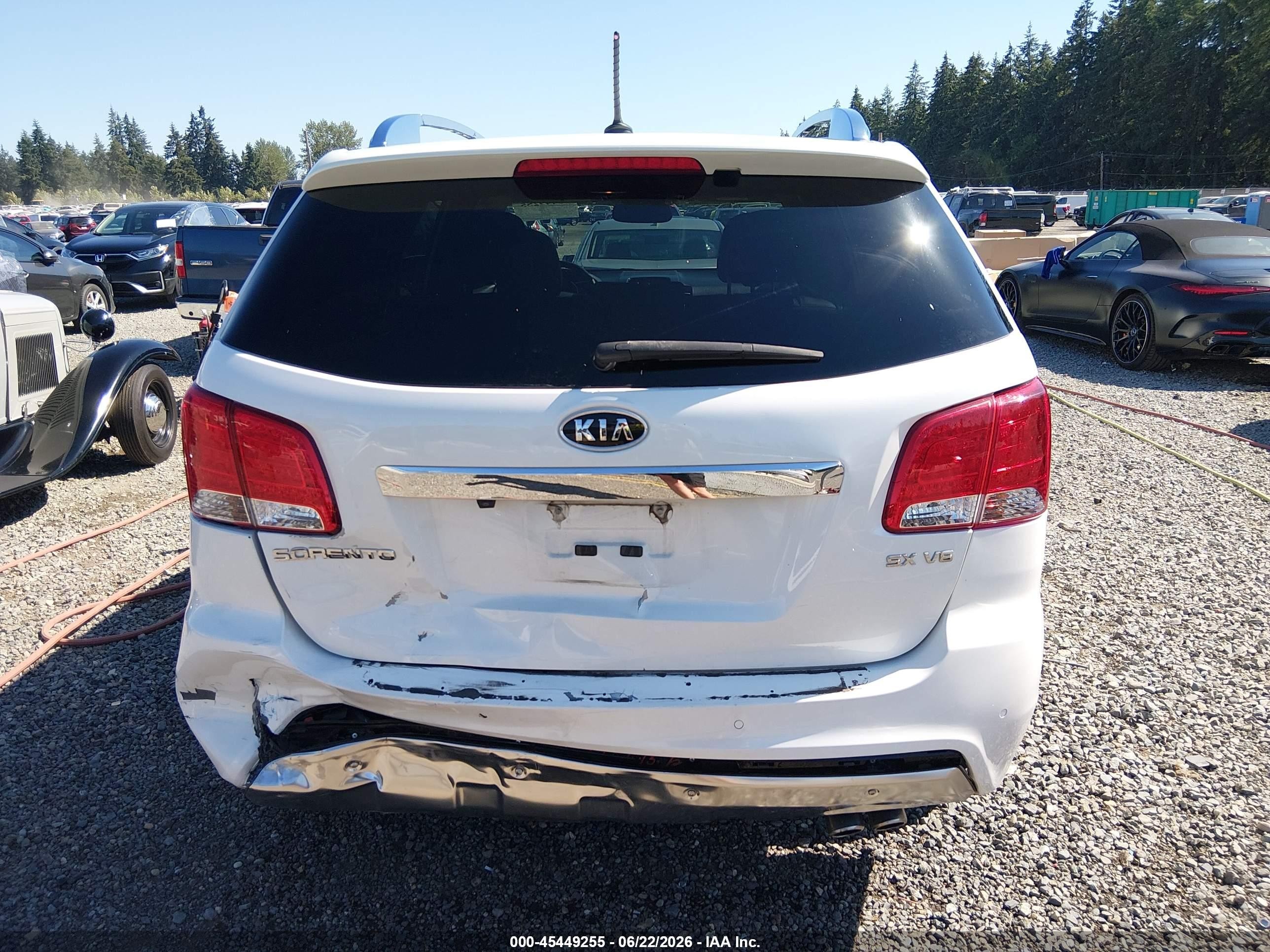 2012 Kia Sorento Sx V6 White vin: 5XYKWDA26CG302874