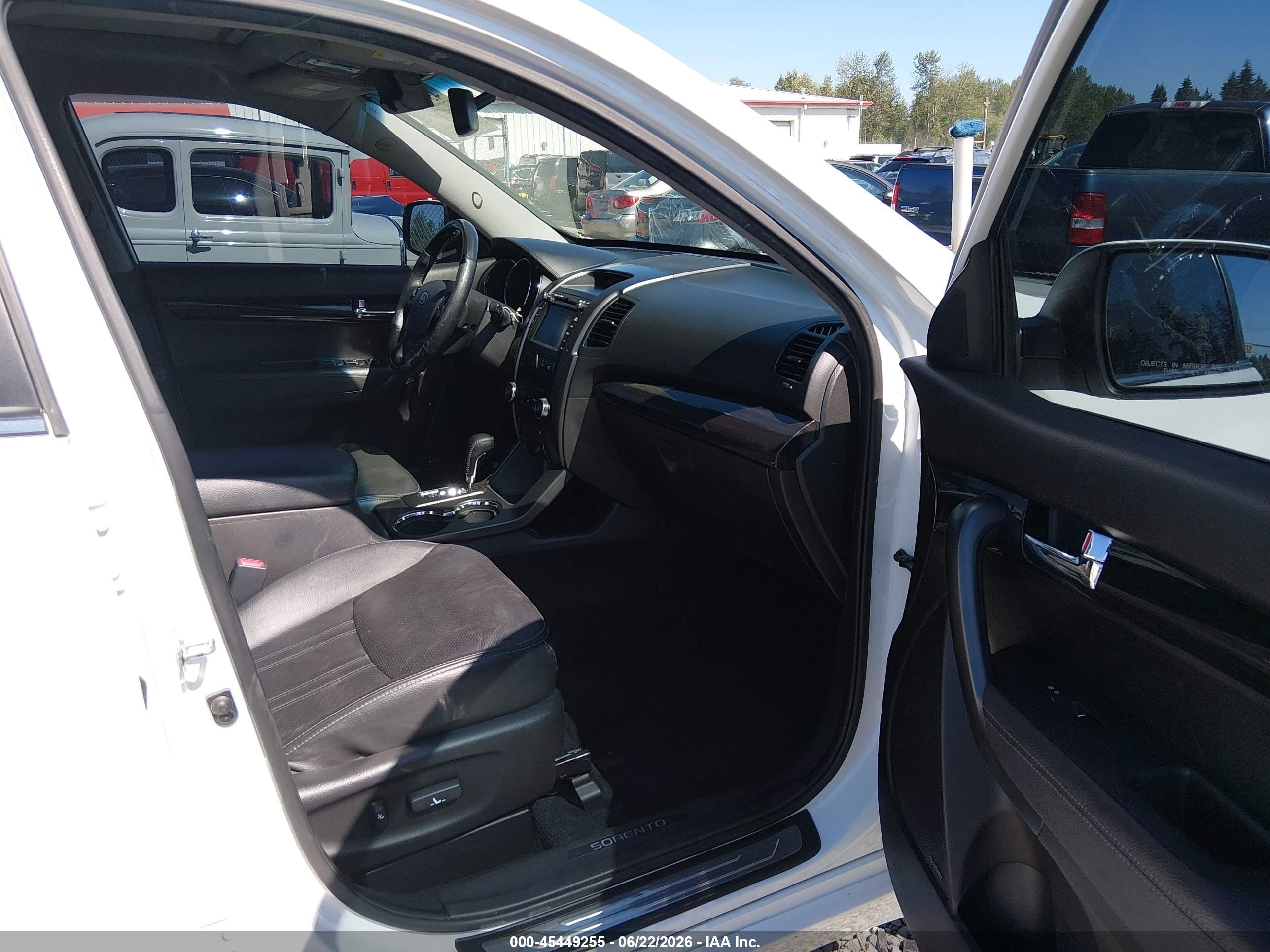 2012 Kia Sorento Sx V6 White vin: 5XYKWDA26CG302874