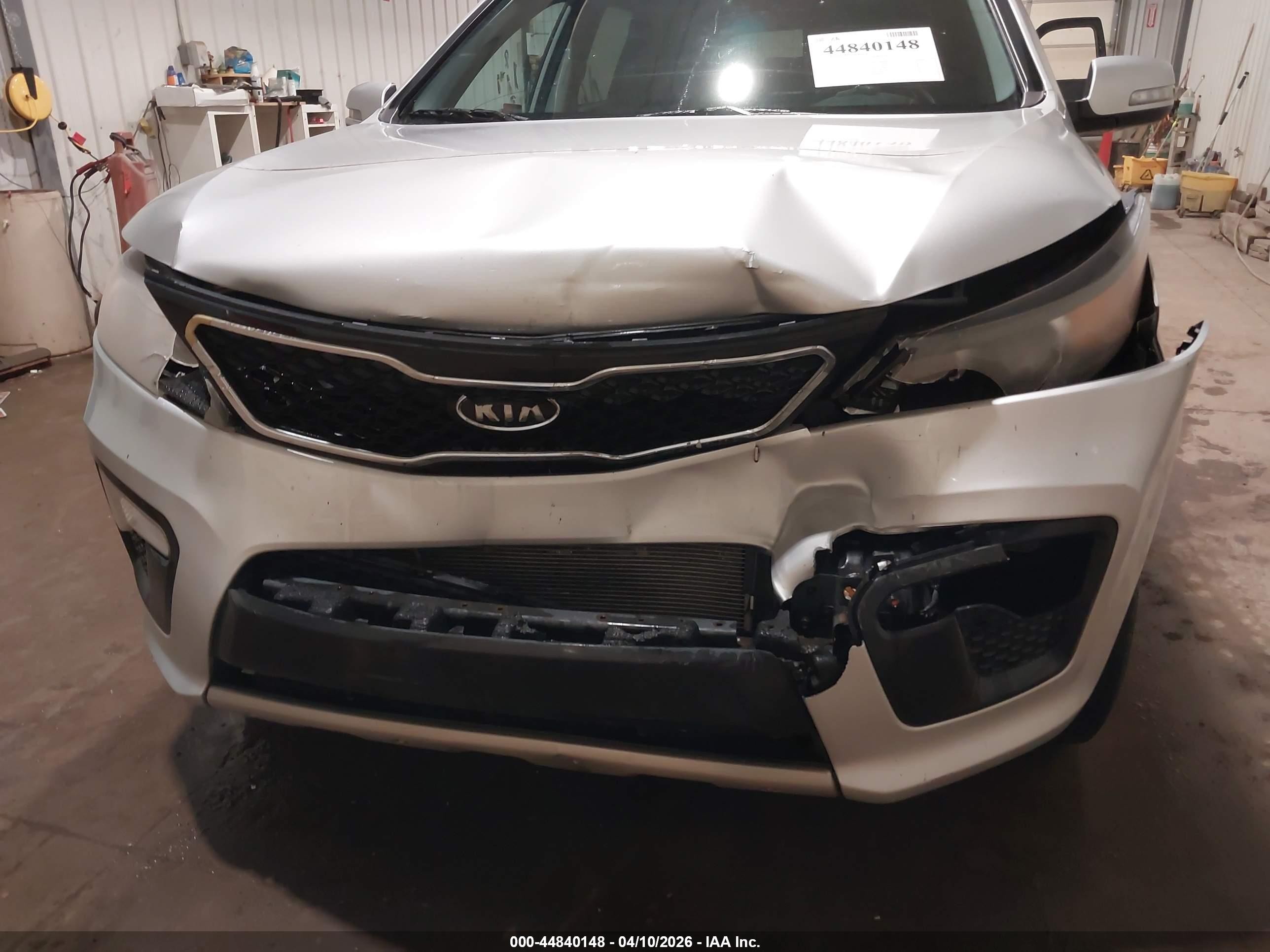 2012 Kia Sorento Sx V6 Серебряный vin: 5XYKWDA28CG193012