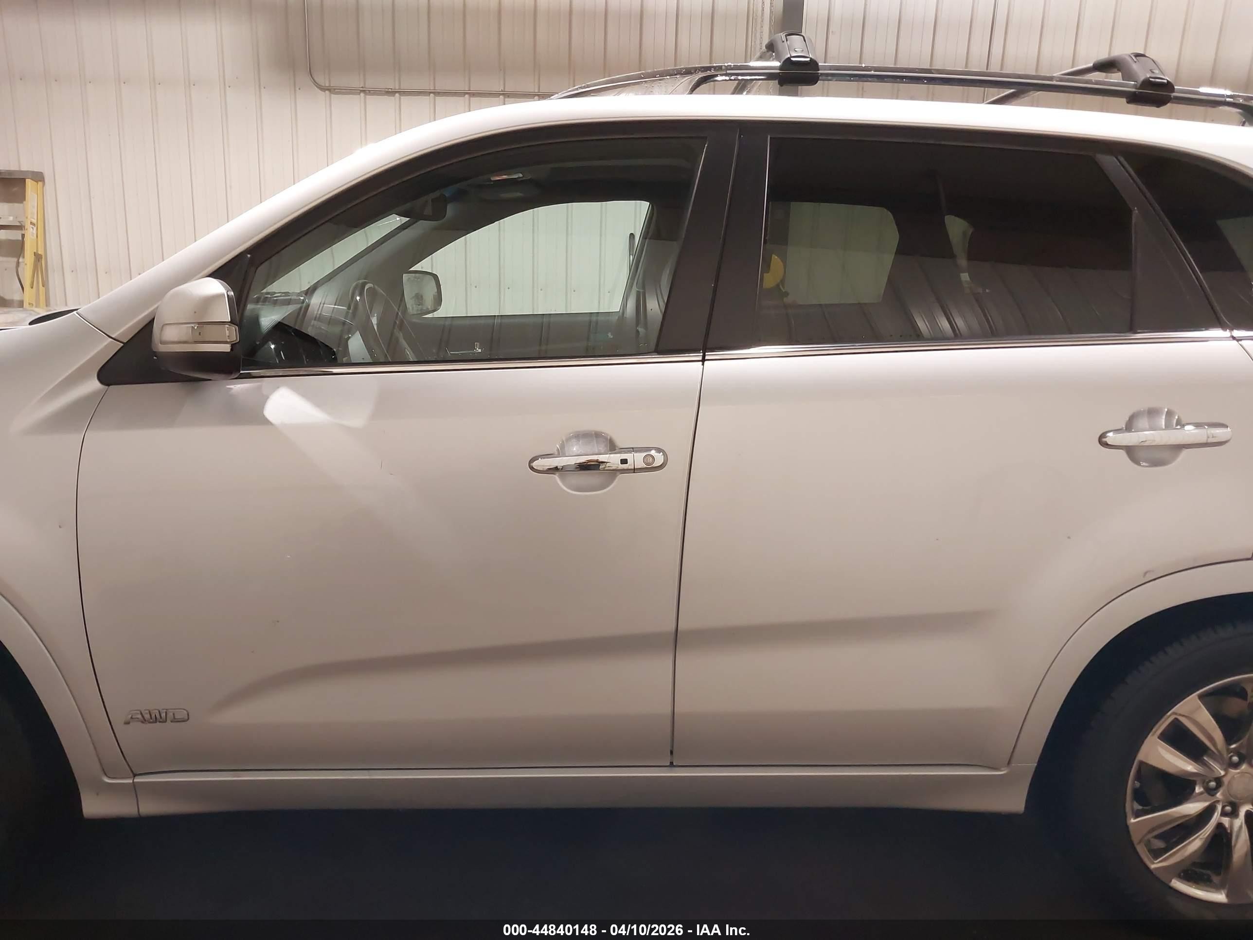 2012 Kia Sorento Sx V6 Серебряный vin: 5XYKWDA28CG193012