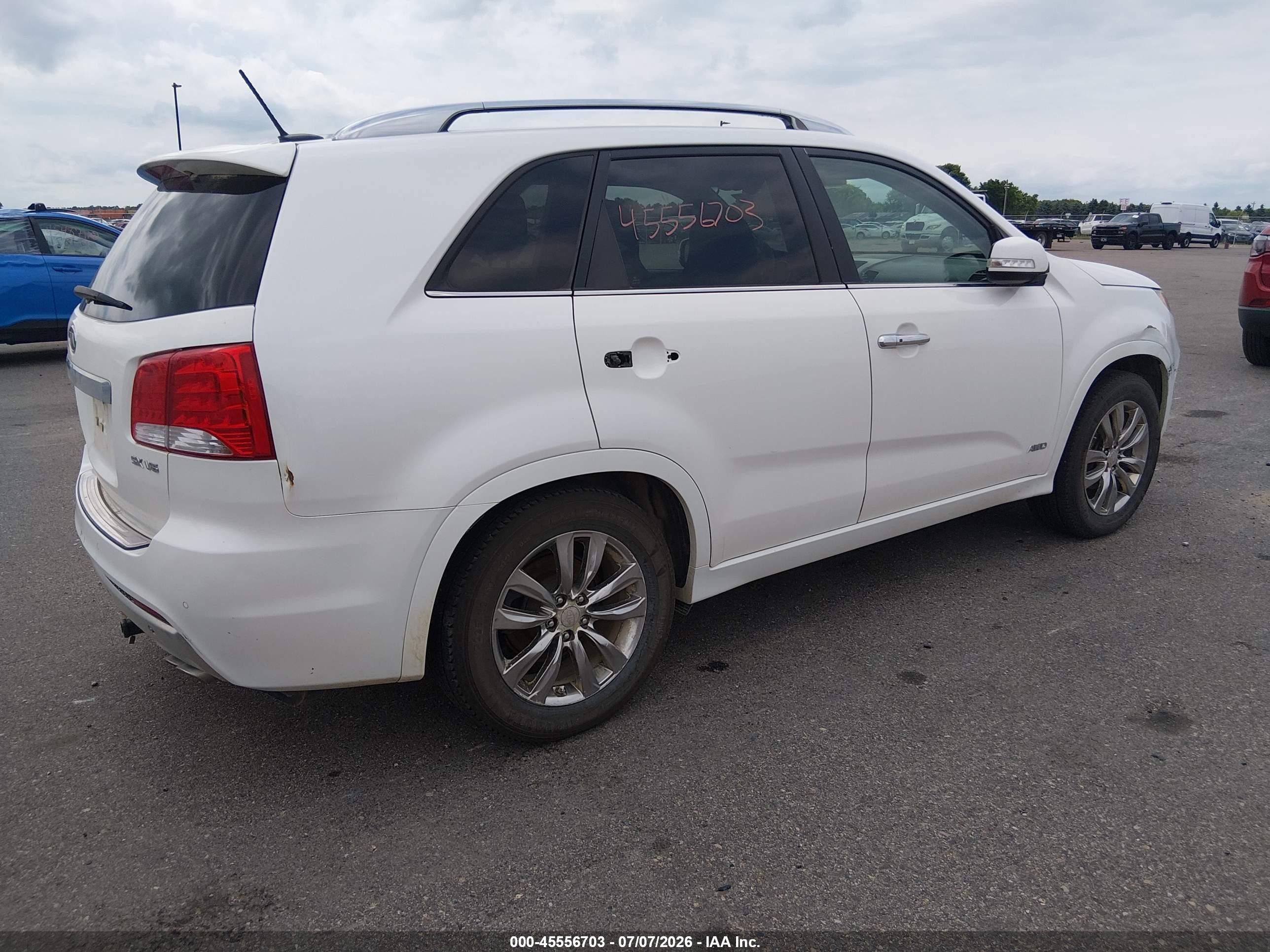 2012 Kia Sorento Sx V6 White vin: 5XYKWDA28CG248283
