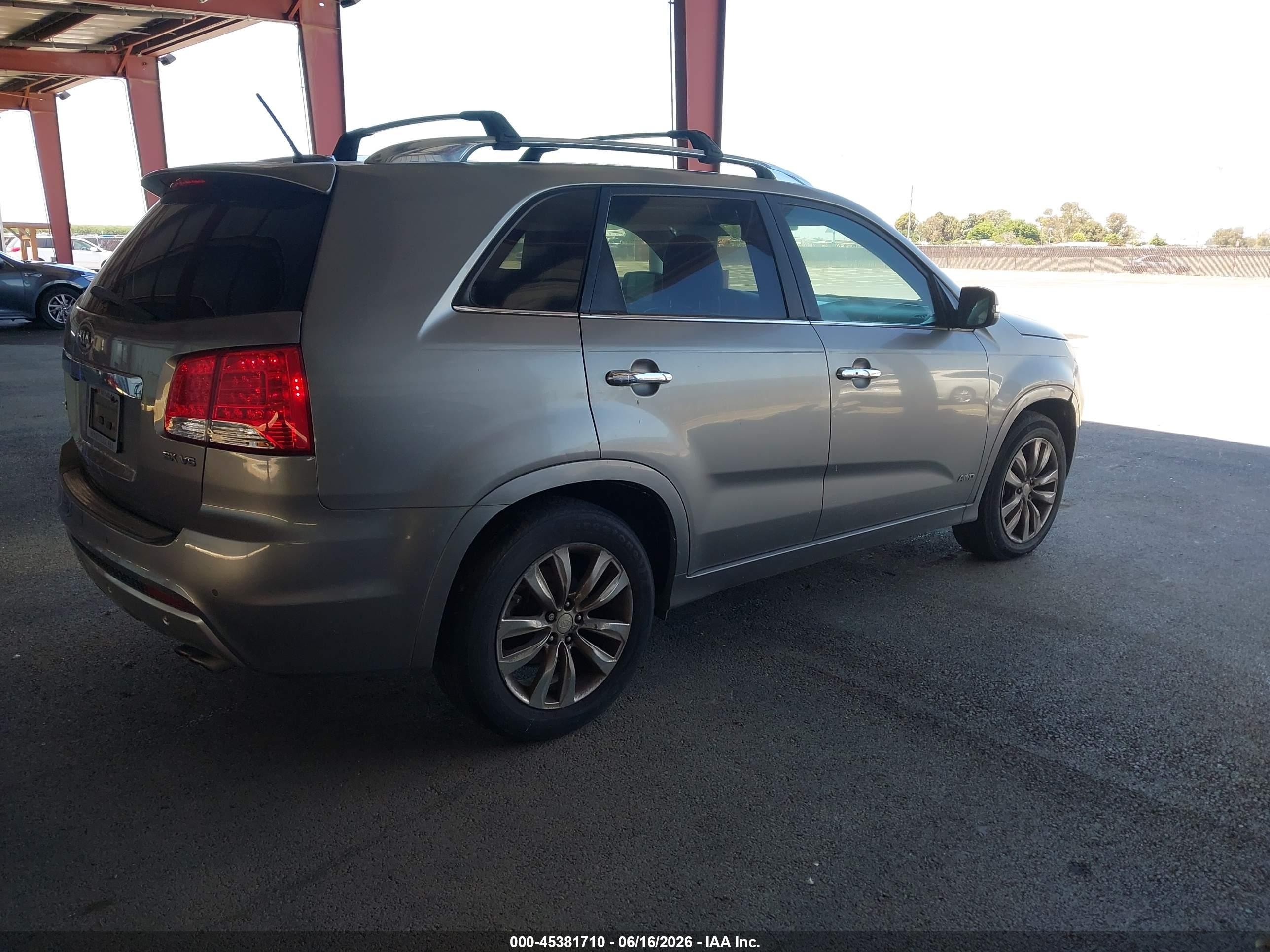 2012 Kia Sorento Sx V6 Beige vin: 5XYKWDA29CG270972