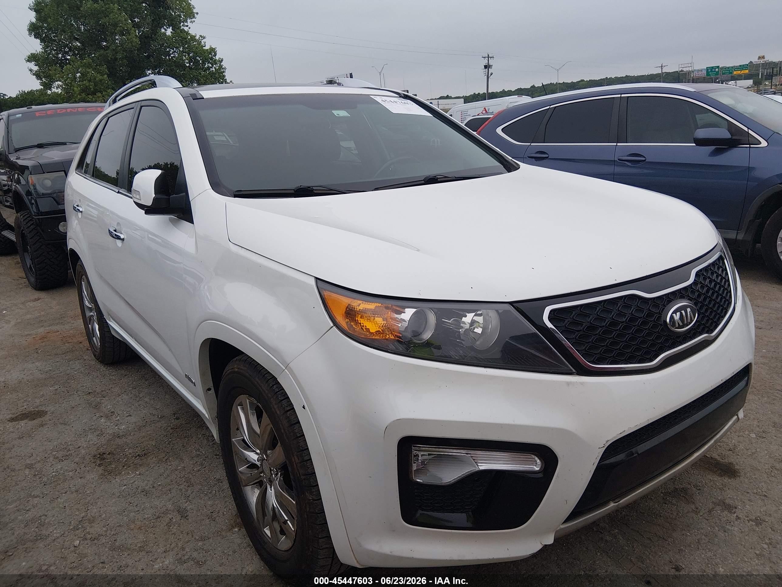2012 Kia Sorento Sx V6 White vin: 5XYKWDA29CG274018