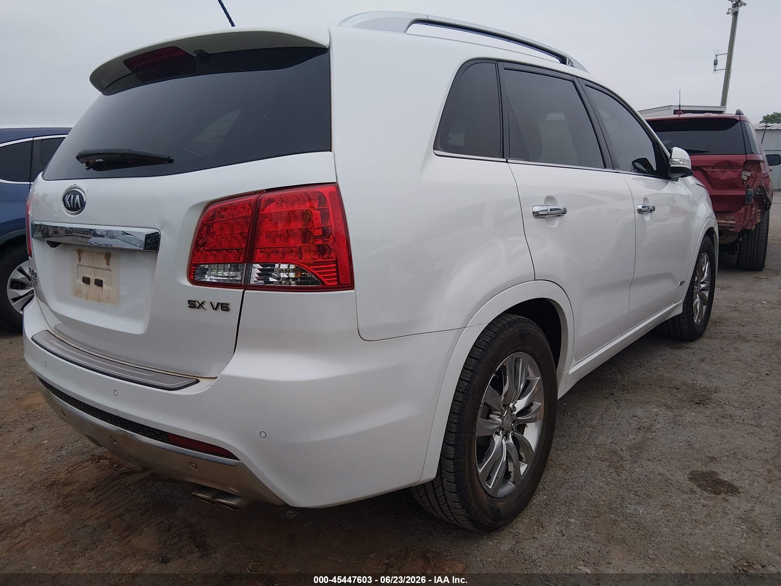 2012 Kia Sorento Sx V6 White vin: 5XYKWDA29CG274018