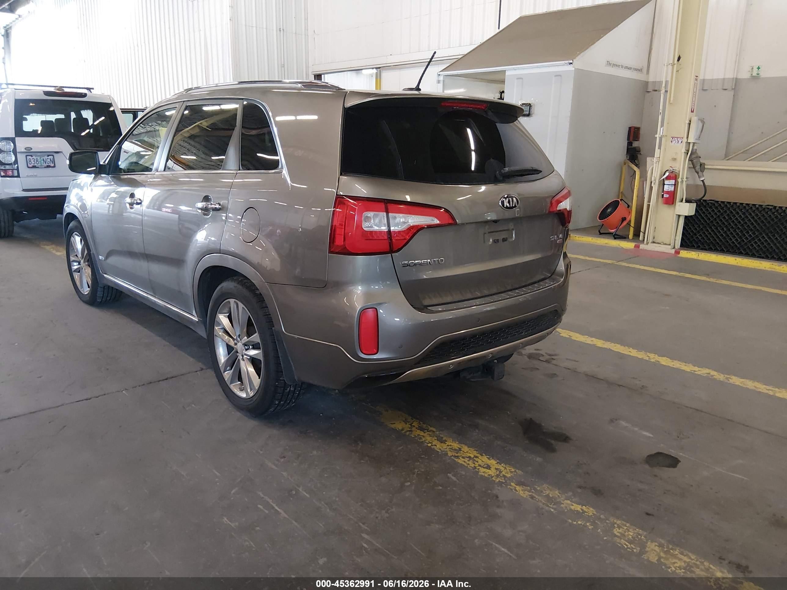 2014 Kia Sorento Limited V6 Gray vin: 5XYKWDA70EG498602