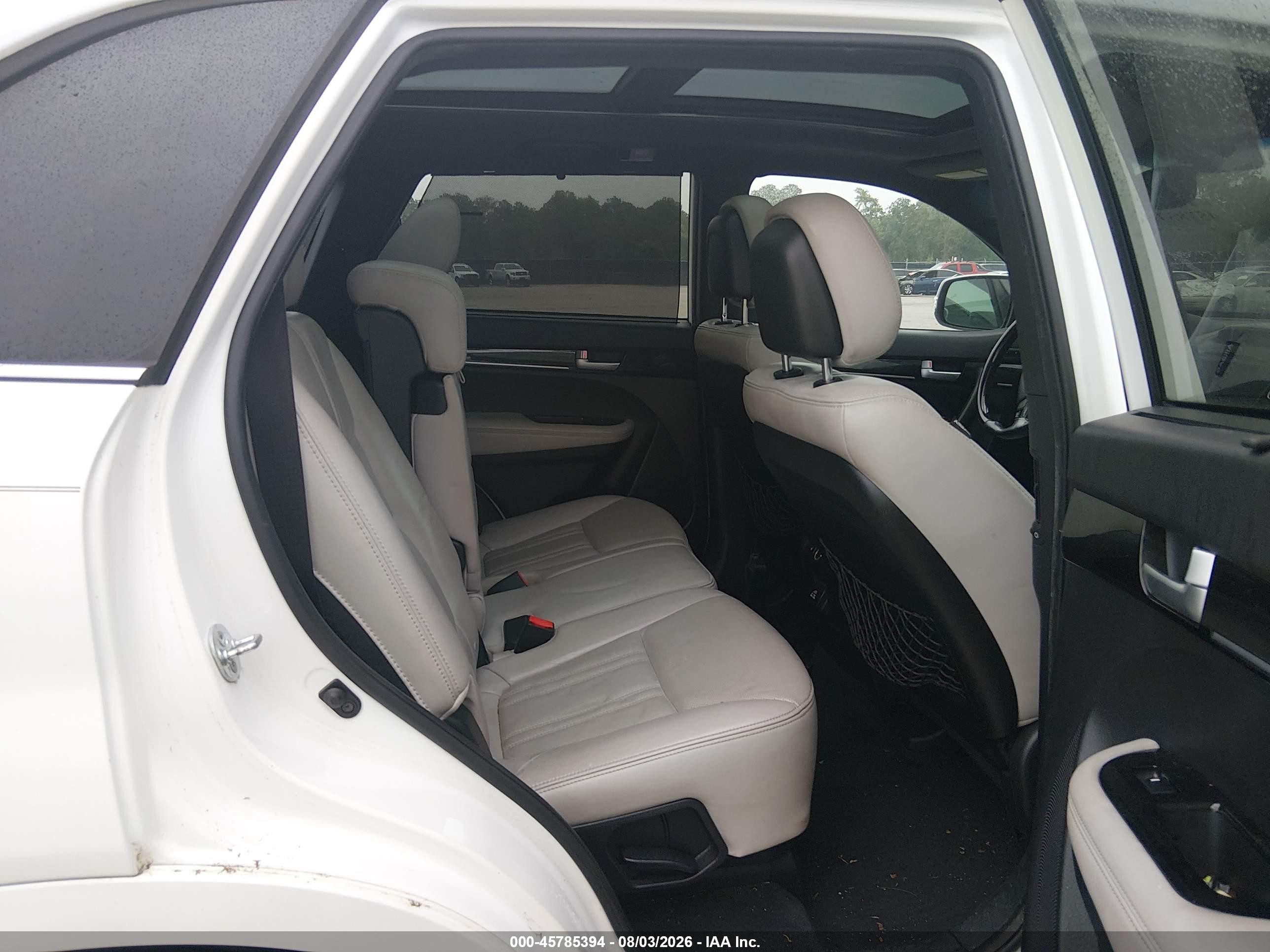 2015 Kia Sorento Limited V6 Белый vin: 5XYKWDA72FG626422