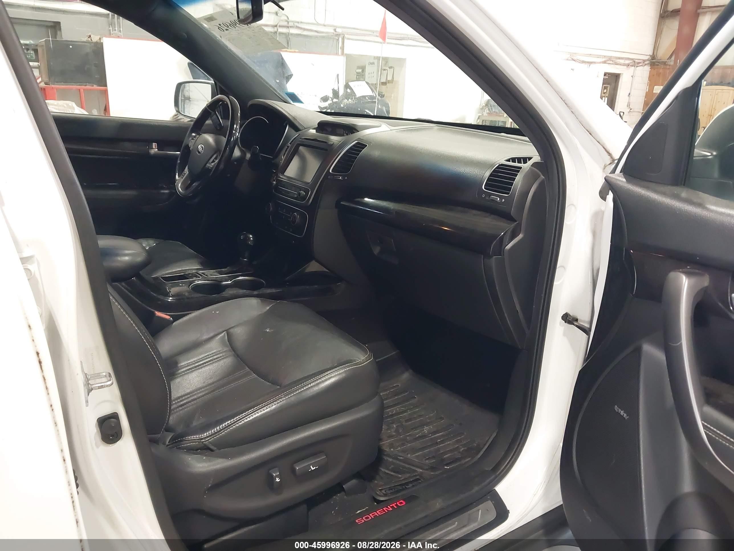 2014 Kia Sorento Limited V6 White vin: 5XYKWDA76EG486020