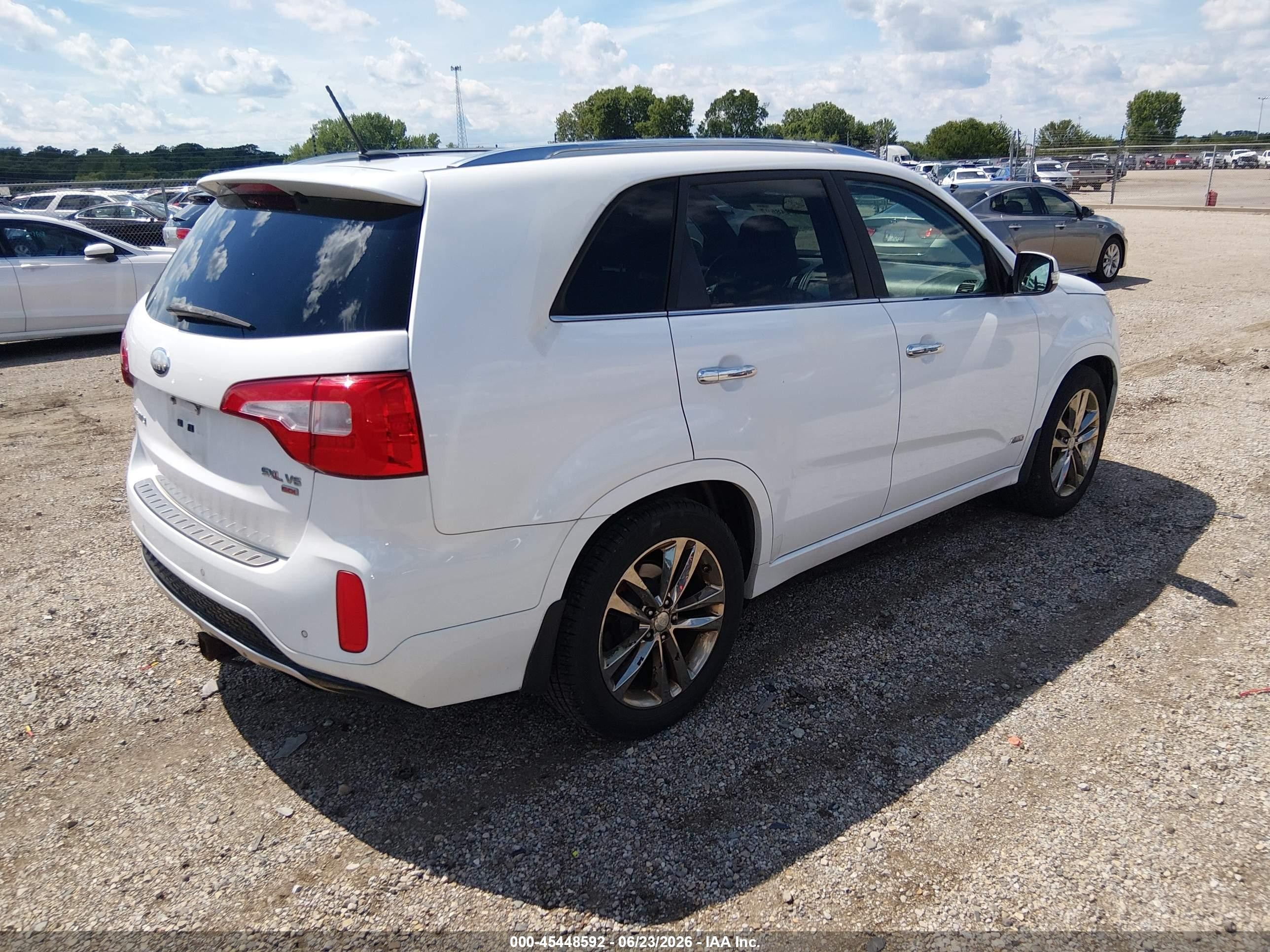 2014 Kia Sorento Limited V6 White vin: 5XYKWDA77EG466486