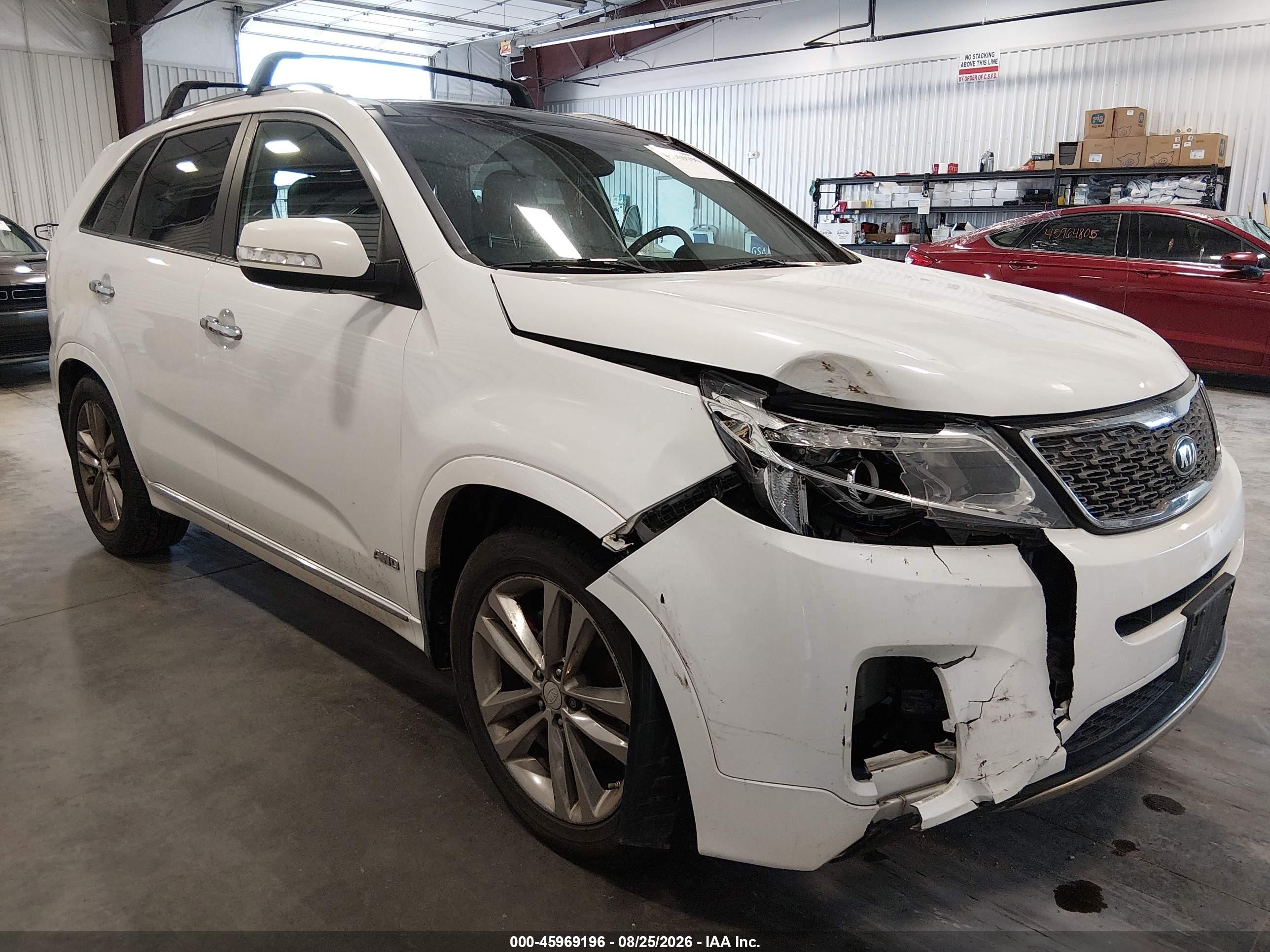 2014 Kia Sorento Limited V6 White vin: 5XYKWDA77EG530638