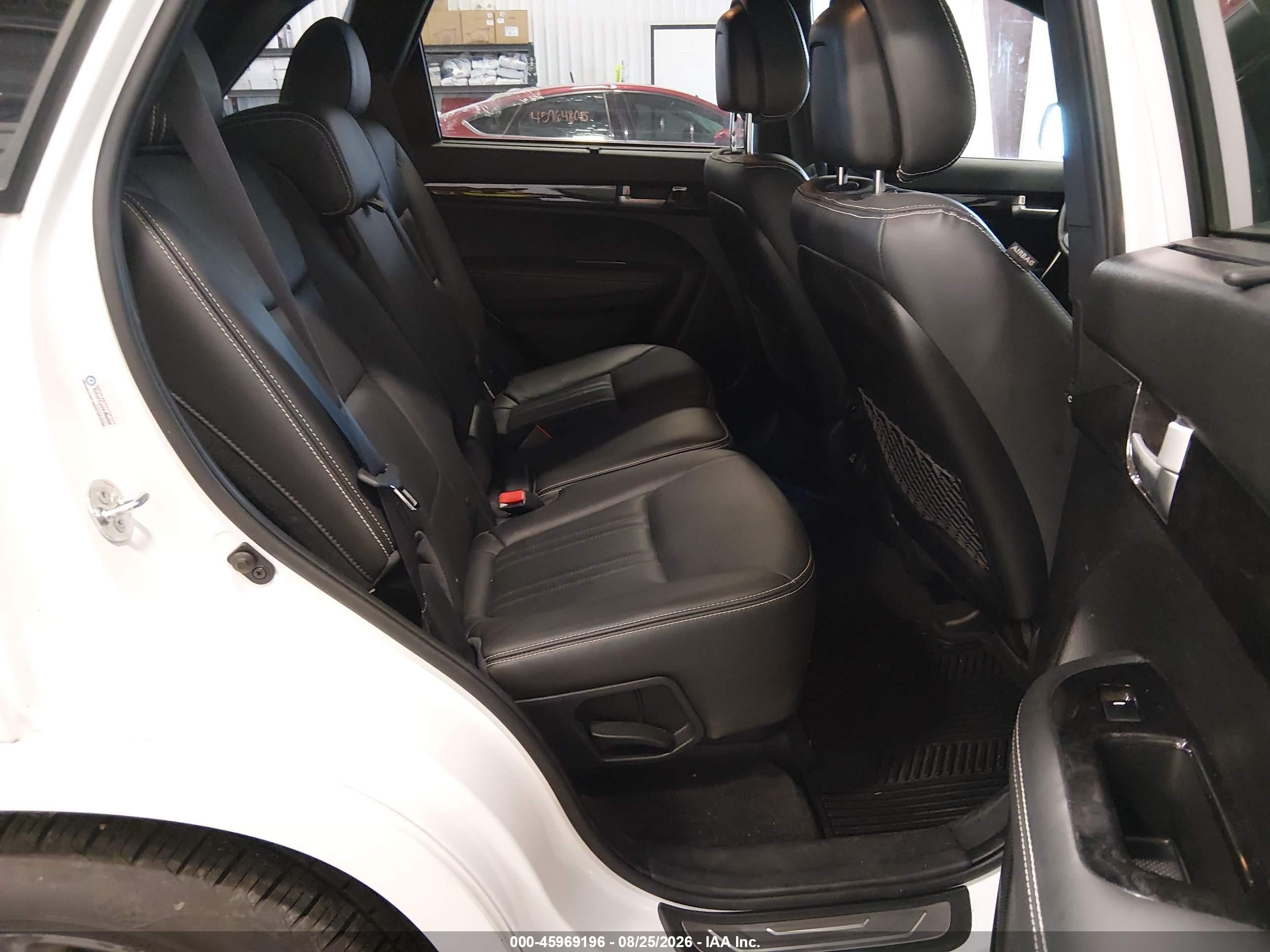 2014 Kia Sorento Limited V6 White vin: 5XYKWDA77EG530638