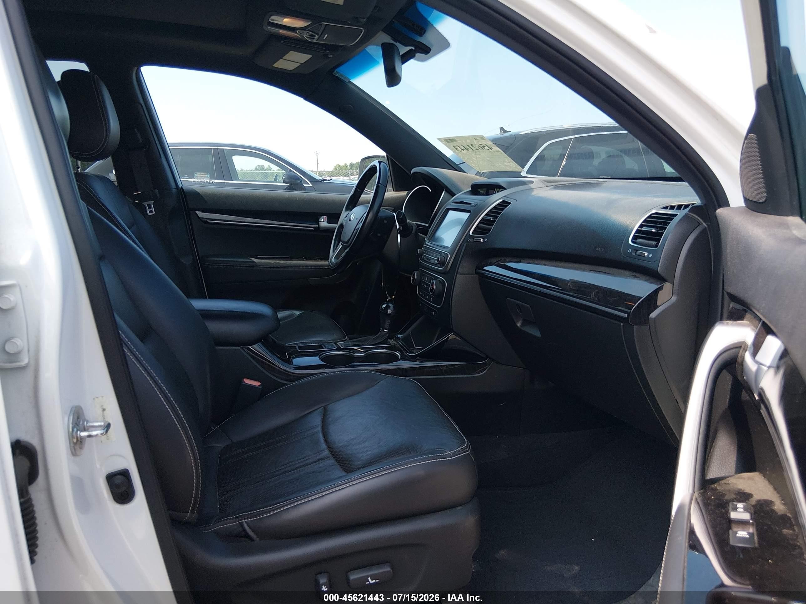 2015 Kia Sorento Limited V6 White vin: 5XYKWDA7XFG609643