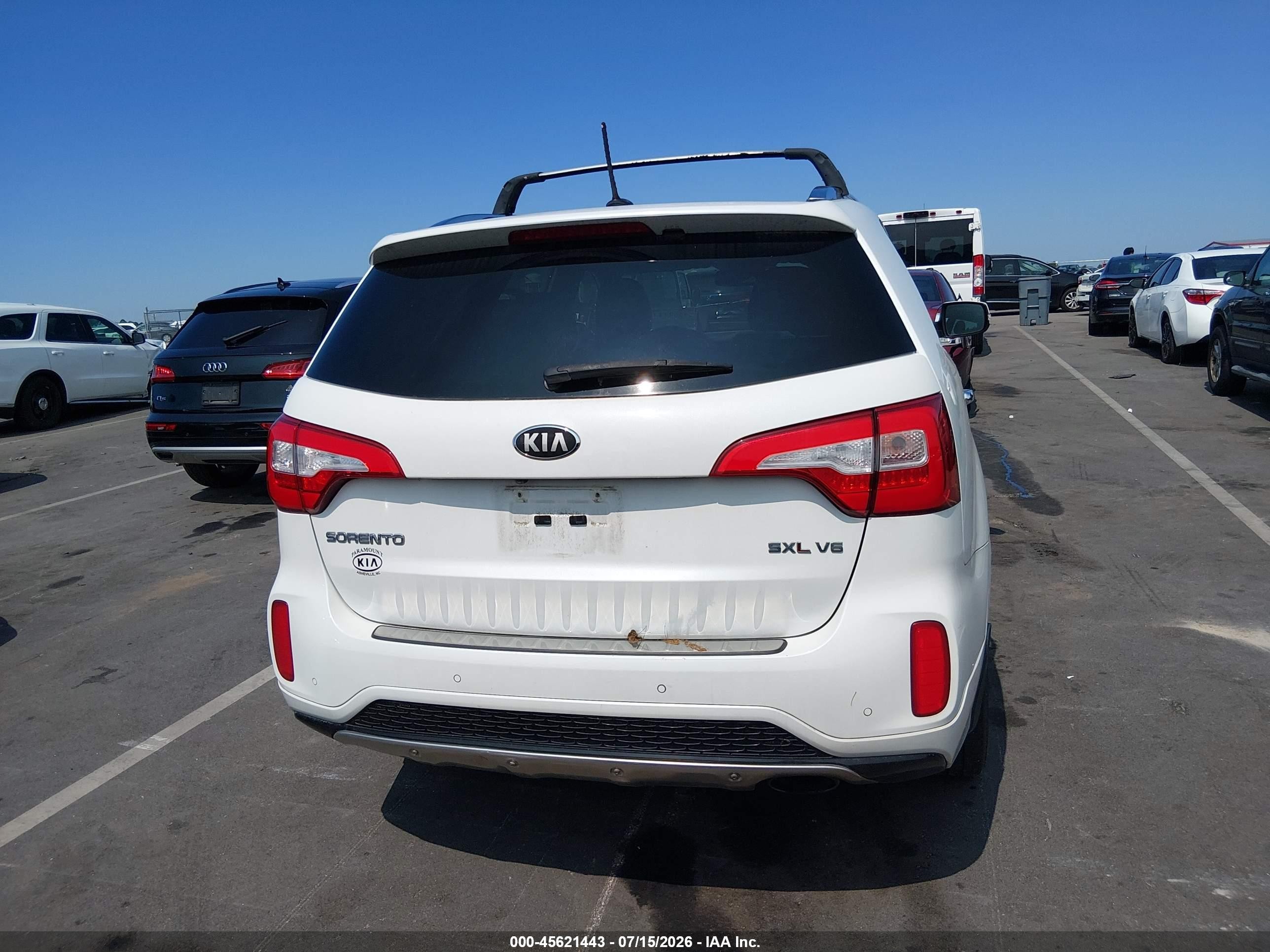 2015 Kia Sorento Limited V6 White vin: 5XYKWDA7XFG609643