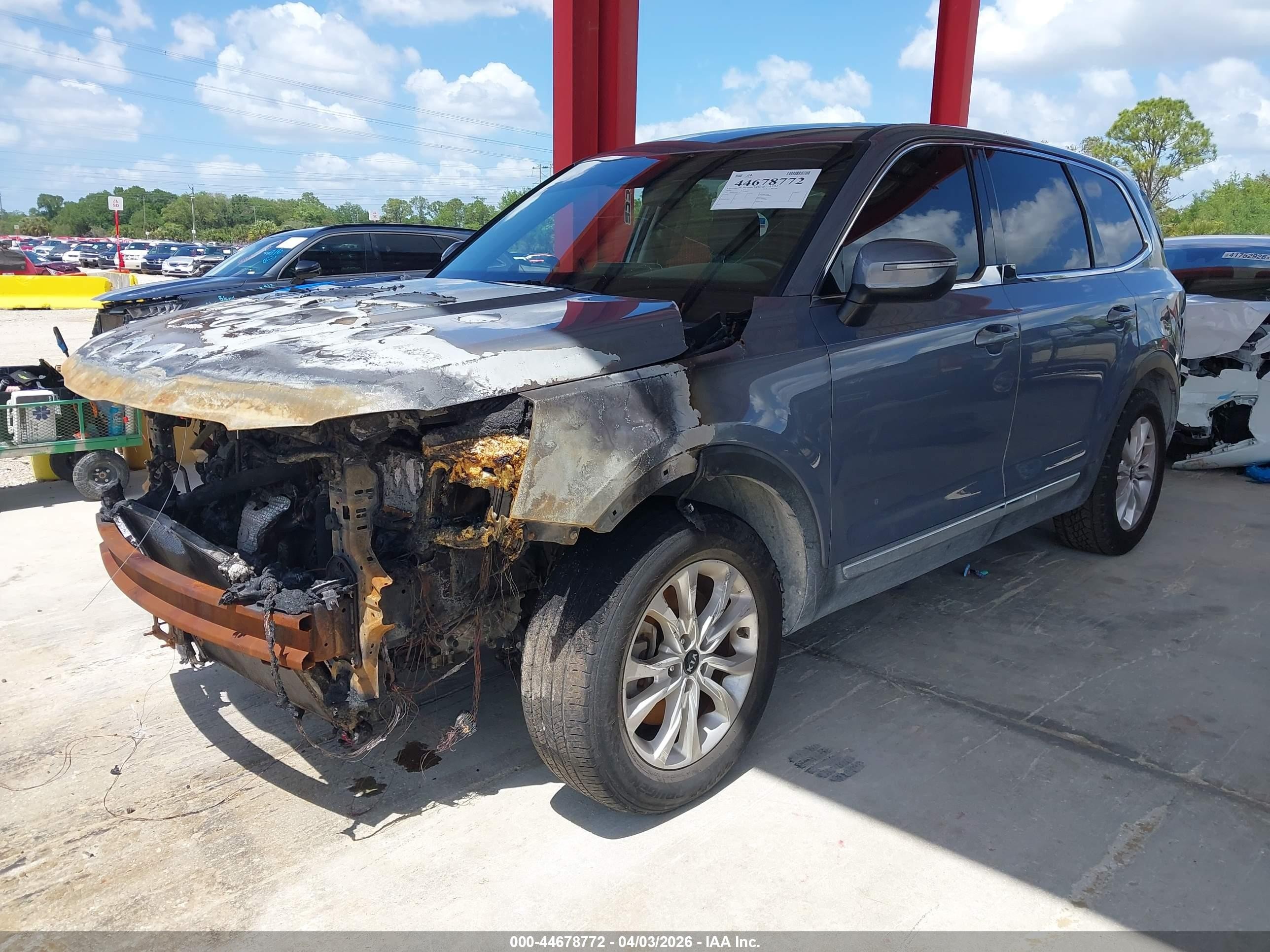 2020 Kia Telluride Lx Silver vin: 5XYP24HC8LG009431