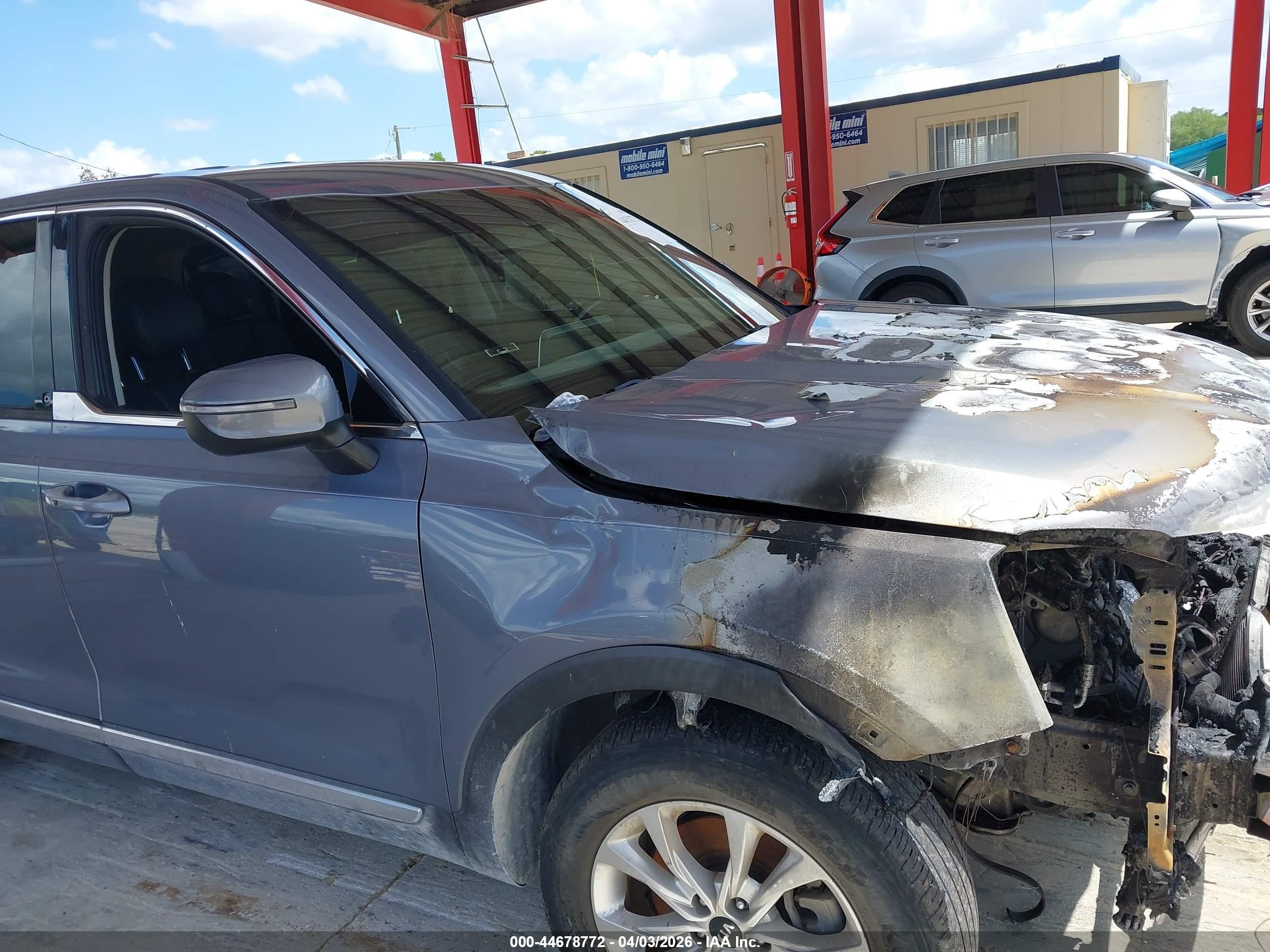2020 Kia Telluride Lx Silver vin: 5XYP24HC8LG009431