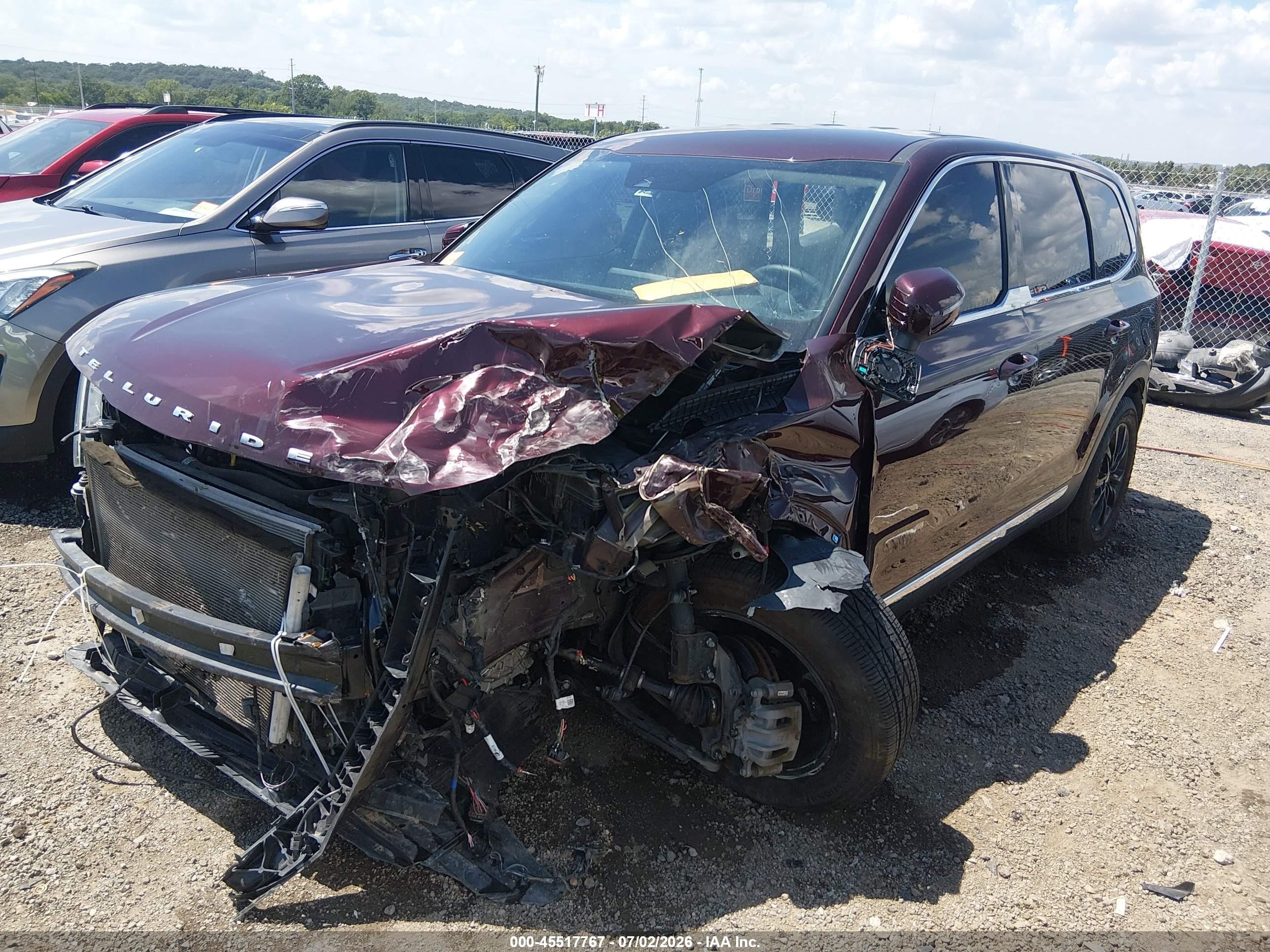 2022 Kia Telluride Lx Maroon vin: 5XYP2DHC3NG203805