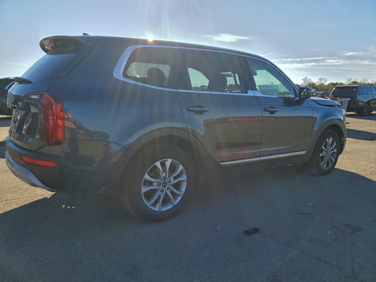 2022 Kia Telluride Lx Gray vin: 5XYP2DHC6NG267207